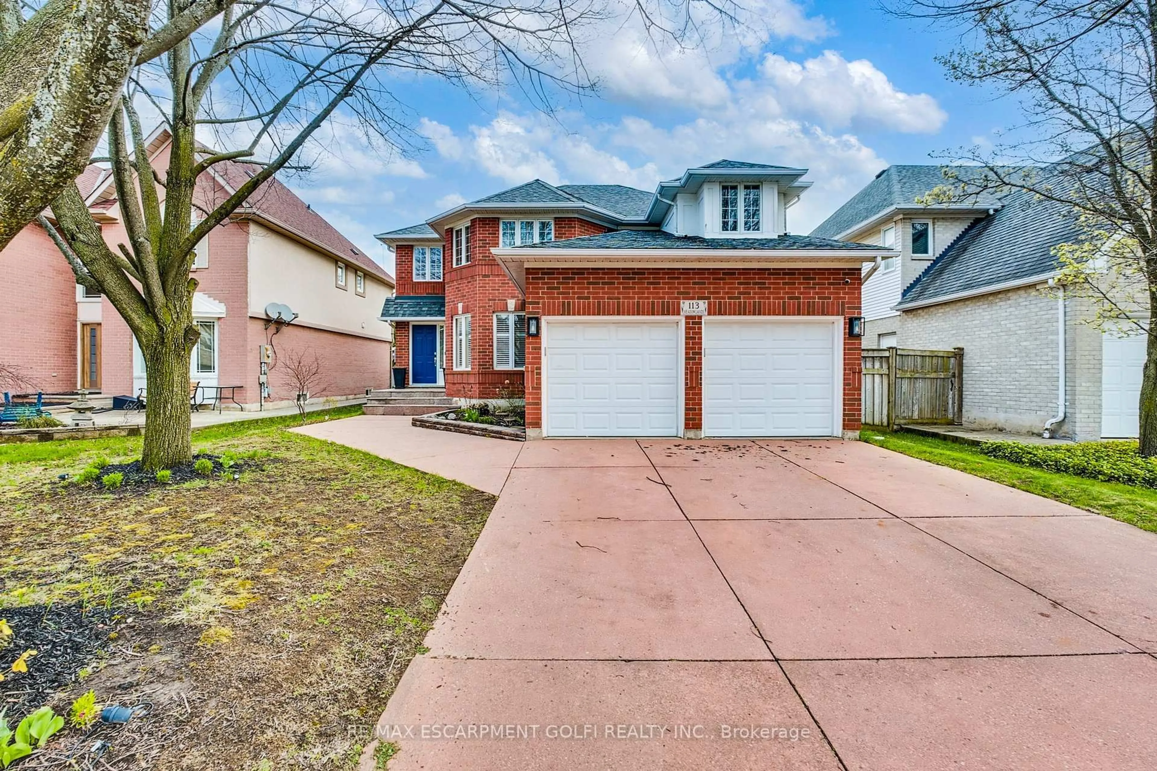 Home with brick exterior material, street for 113 Meadowlands Blvd, Hamilton Ontario L9K 1H8