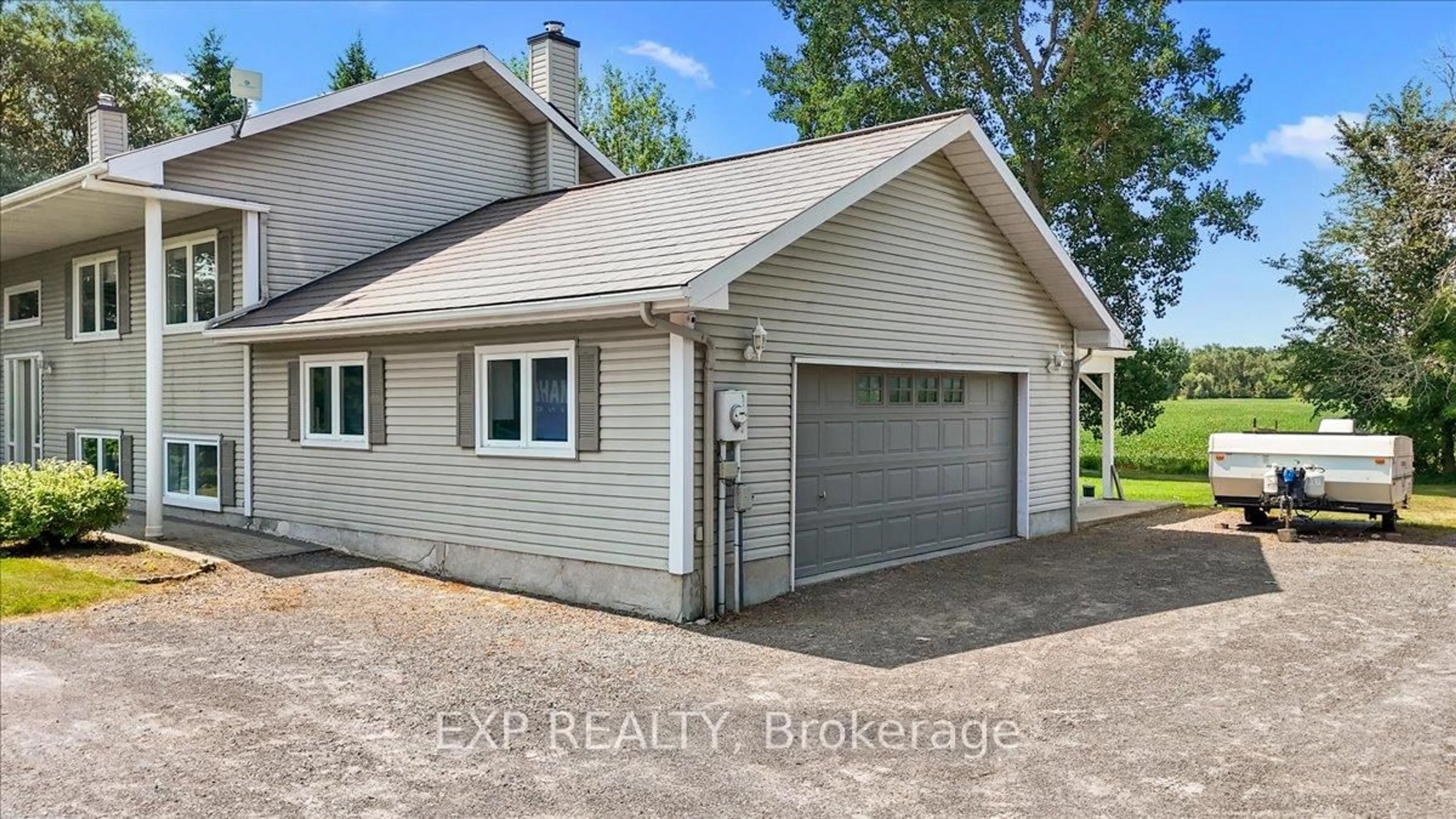 Indoor garage for 1564 Ninth Line Rd, Metcalfe Ontario K0A 2P0