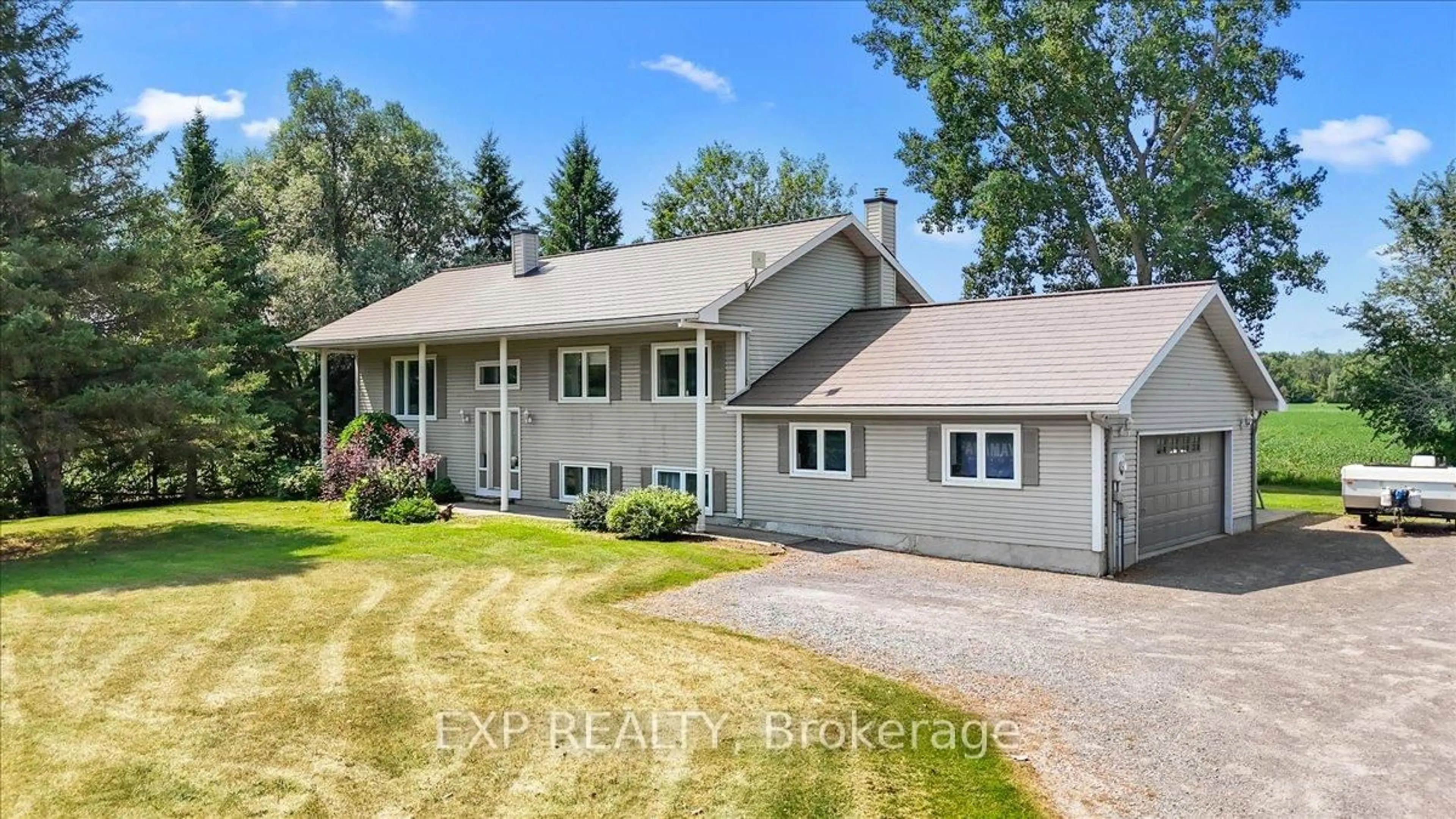 Home with vinyl exterior material, street for 1564 Ninth Line Rd, Metcalfe Ontario K0A 2P0