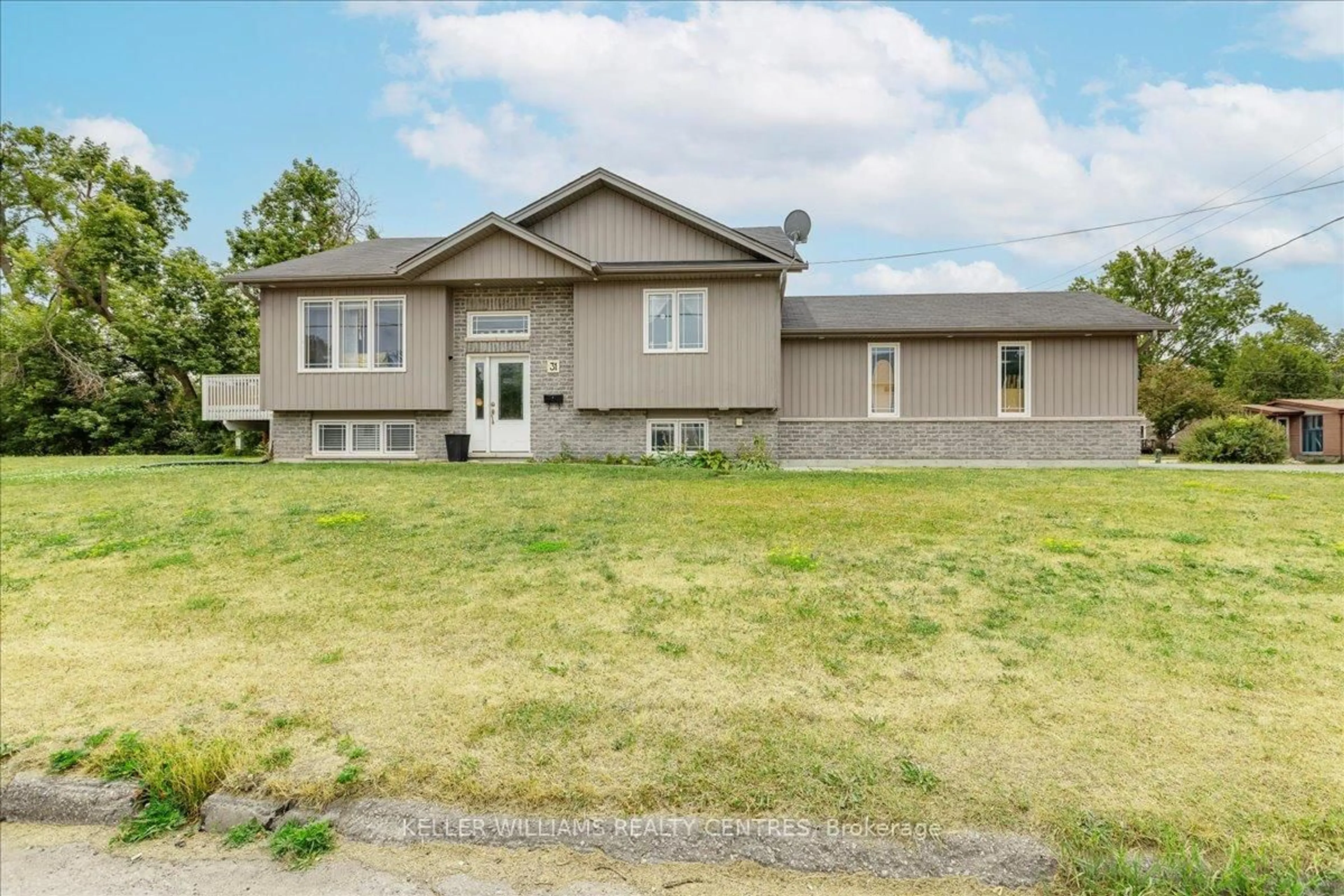 Home with vinyl exterior material, street for 31 DURHAM St, Kawartha Lakes Ontario K9V 1W9