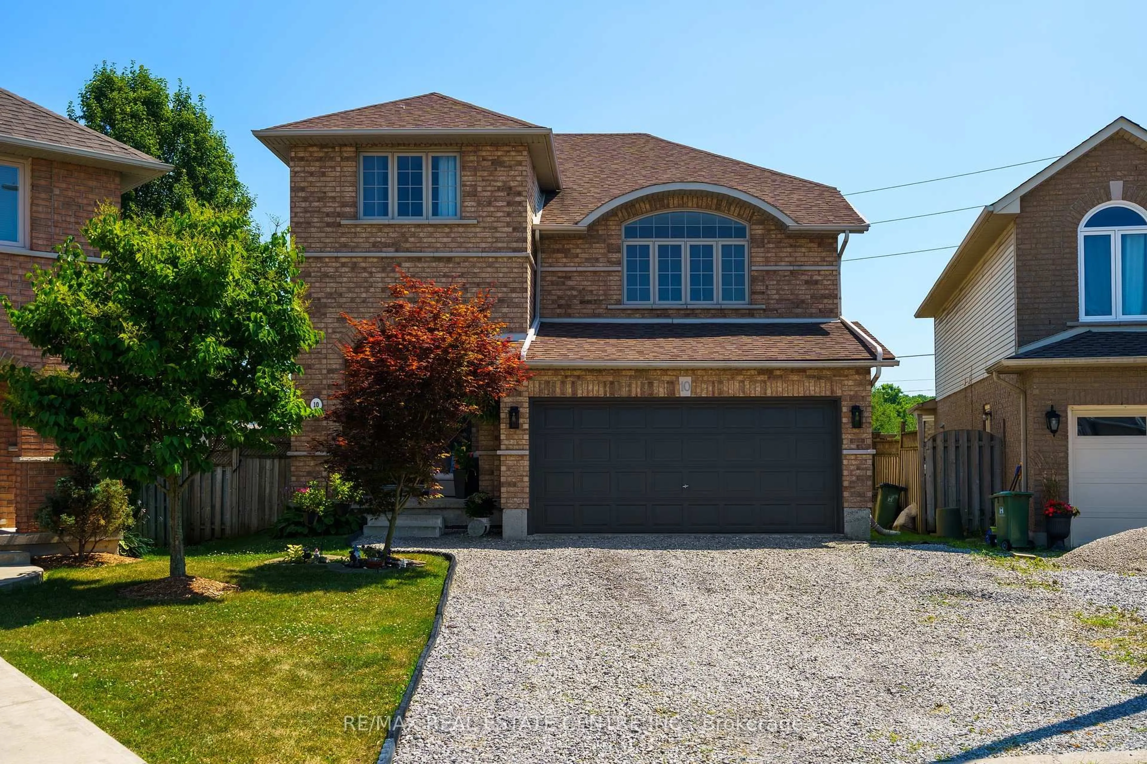 Home with brick exterior material, street for 10 Nature Crt, Hamilton Ontario L9C 7T5