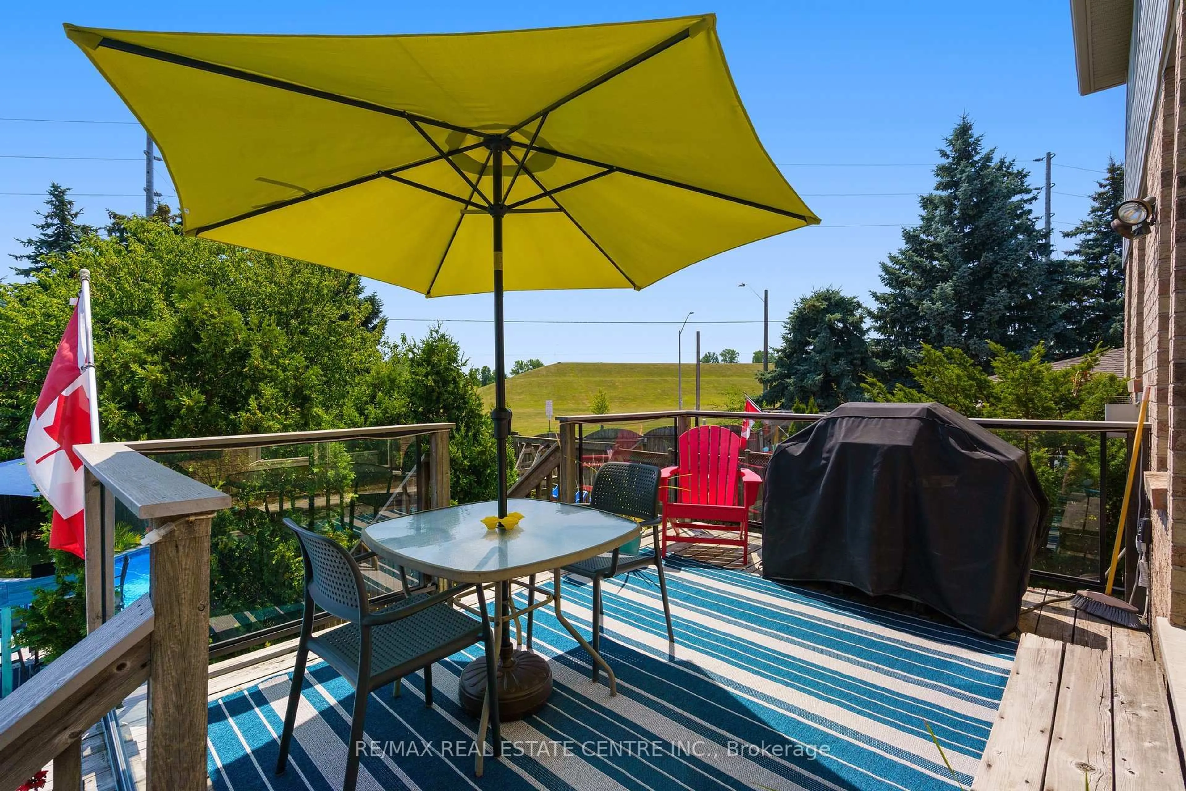 Patio, water/lake/river/ocean view for 10 Nature Crt, Hamilton Ontario L9C 7T5