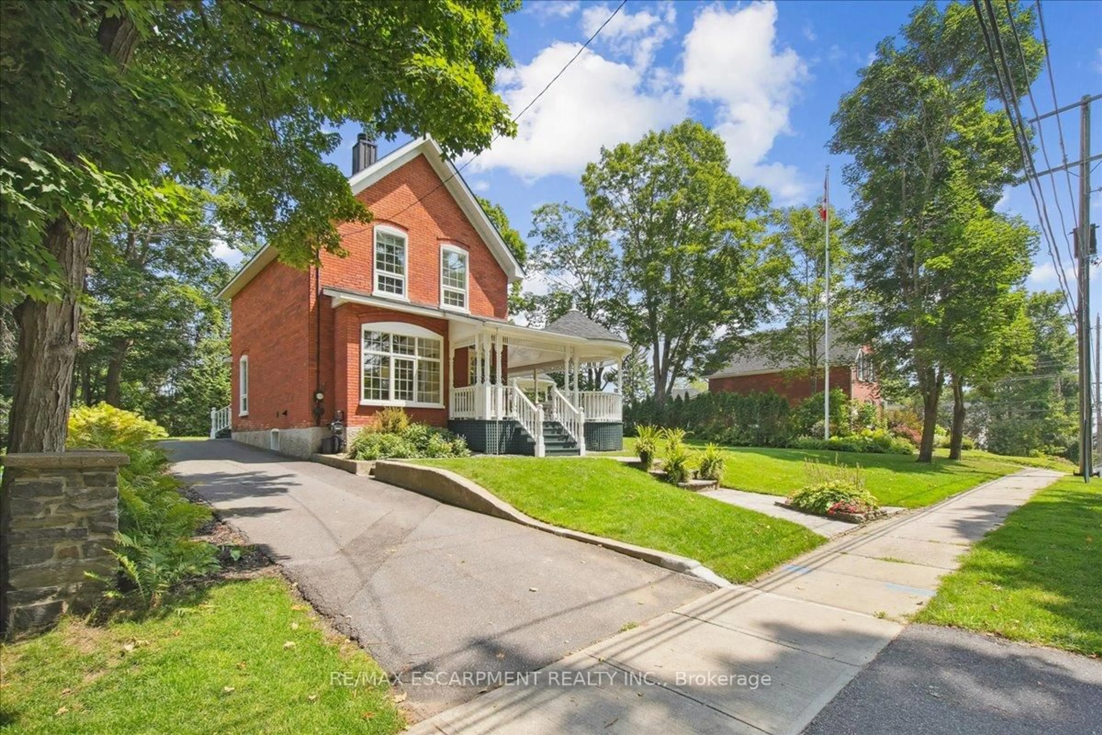 Home with brick exterior material, street for 59 Kimberley Ave, Bracebridge Ontario P1L 2A3