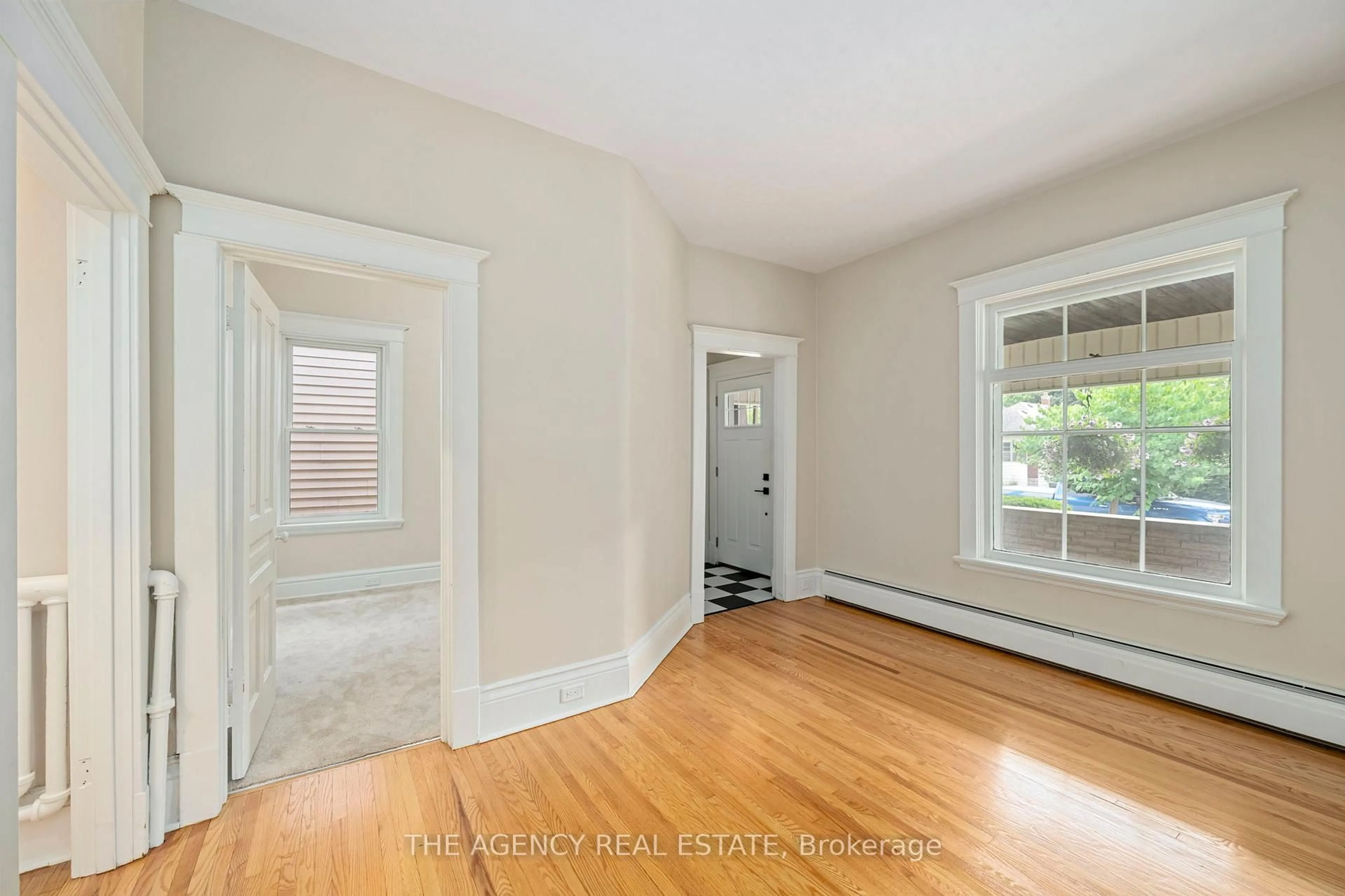 Unknown for 1180 York St, London East Ontario N5W 2T9