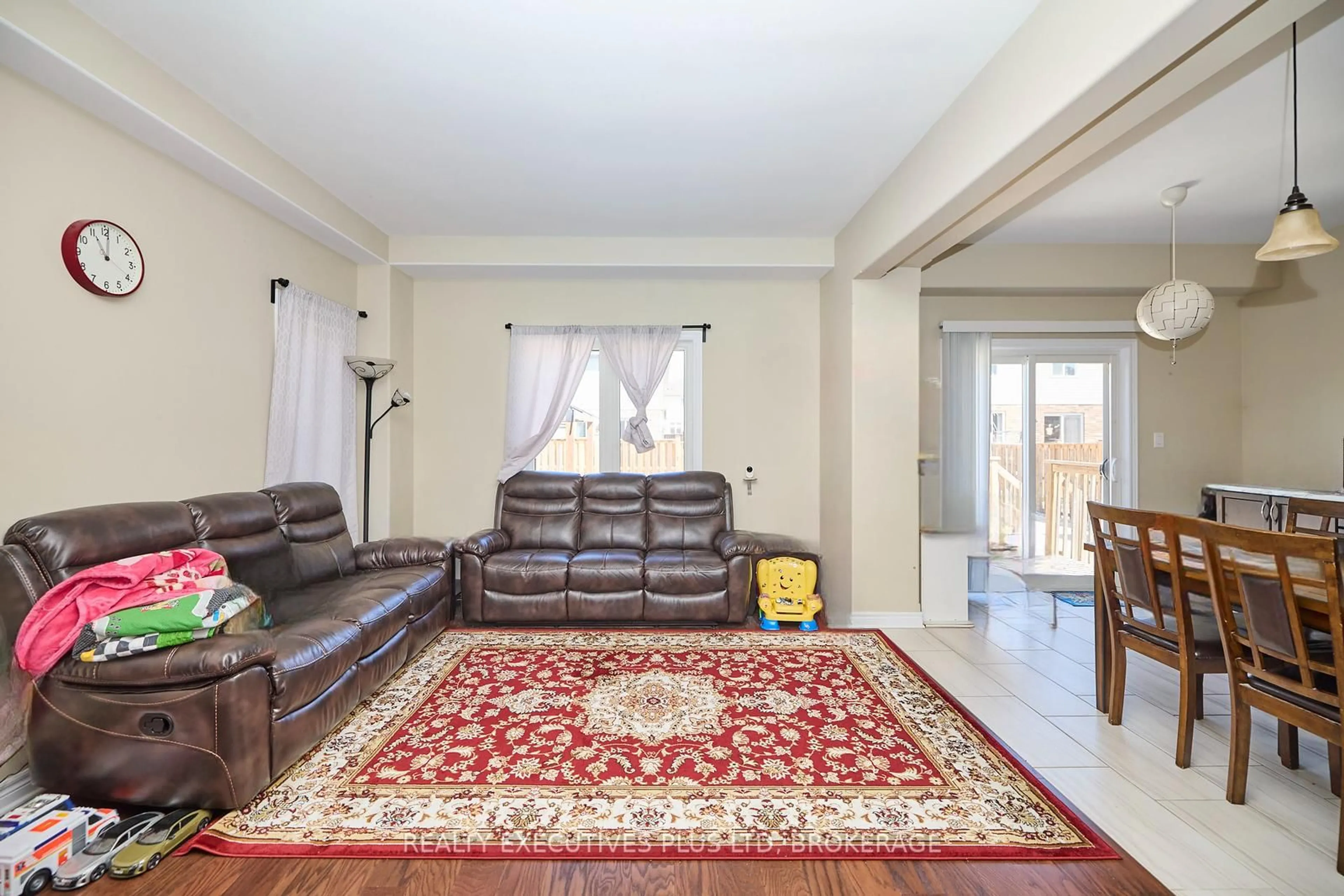 Living room with furniture, unknown for 8433 Angie Dr, Niagara Falls Ontario L2H 0M9