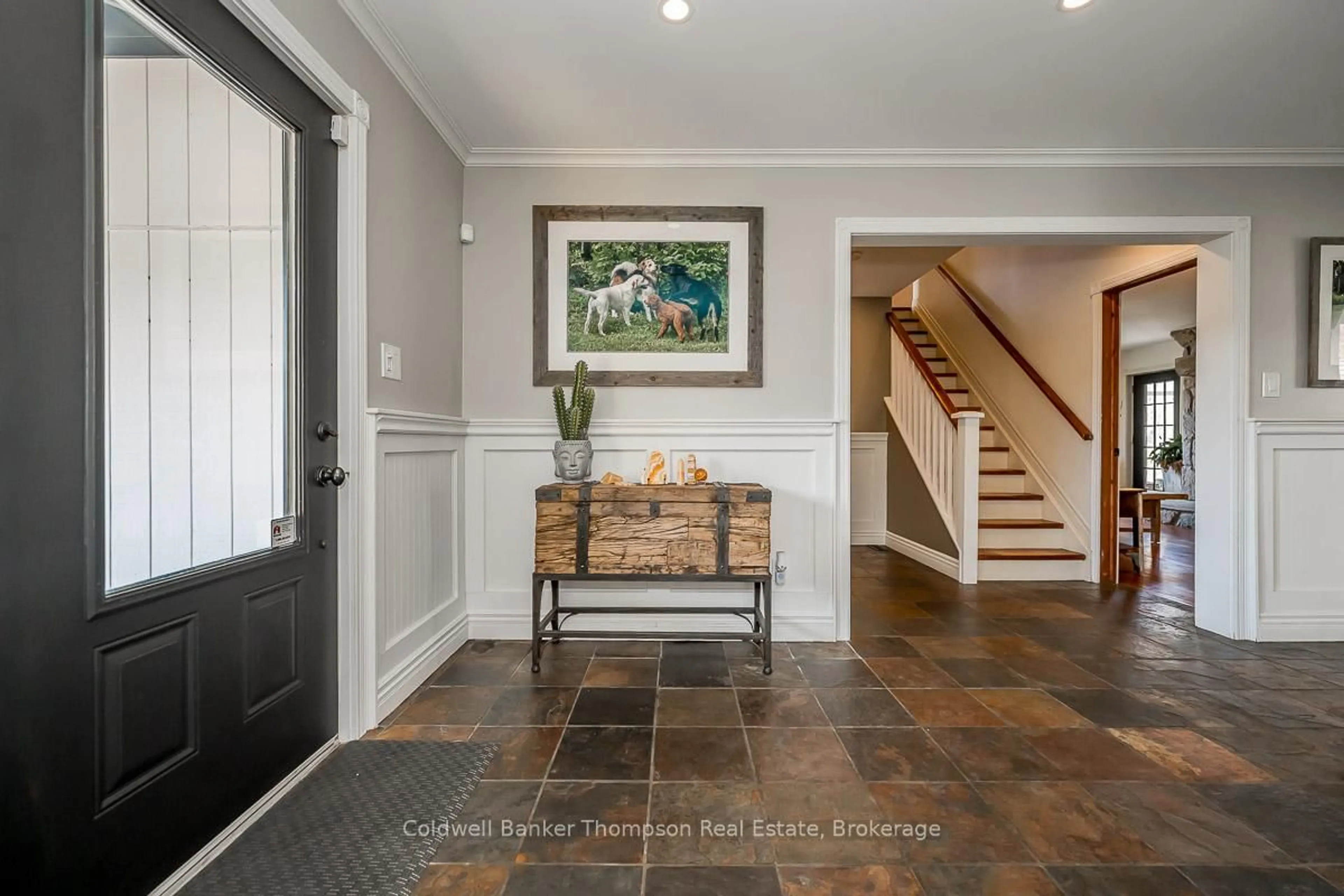 Indoor entryway for 54 Logging Tr, Huntsville Ontario P0B 1M0