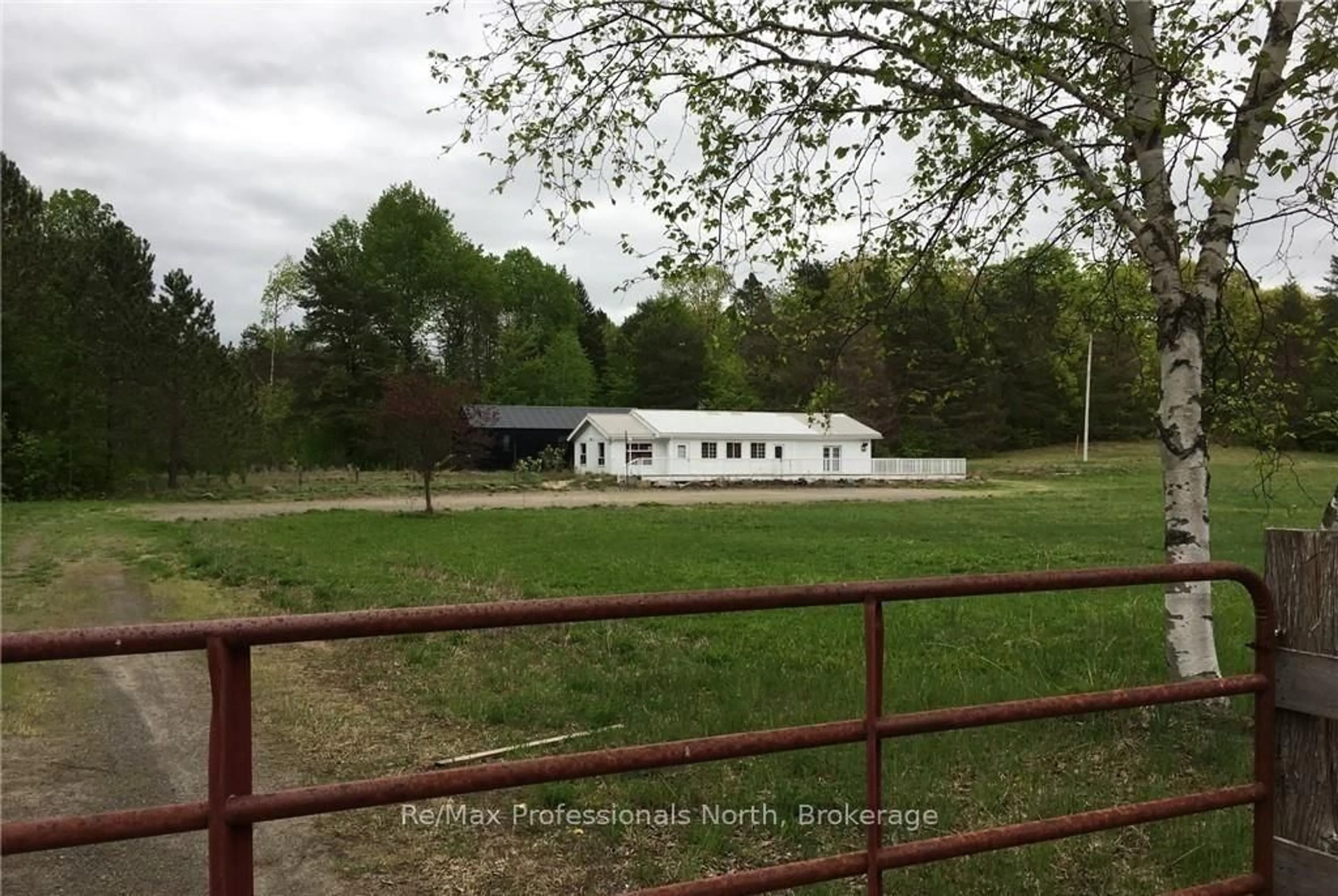 A pic from outside/outdoor area/front of a property/back of a property/a pic from drone, building for 2180-2186 HIGHWAY 141, Muskoka Lakes Ontario P0B 1M0