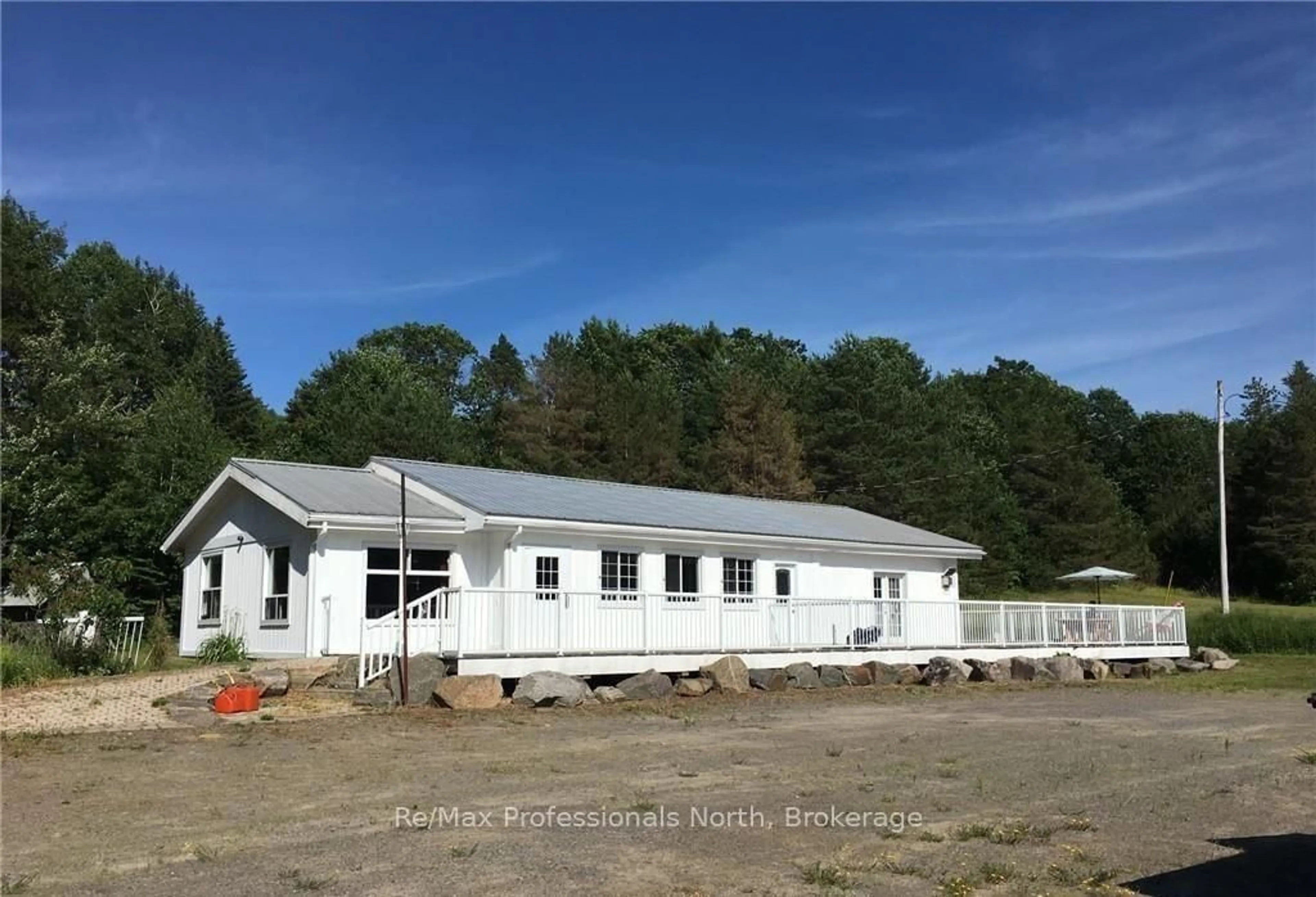 A pic from outside/outdoor area/front of a property/back of a property/a pic from drone, building for 2180-2186 HIGHWAY 141, Muskoka Lakes Ontario P0B 1M0