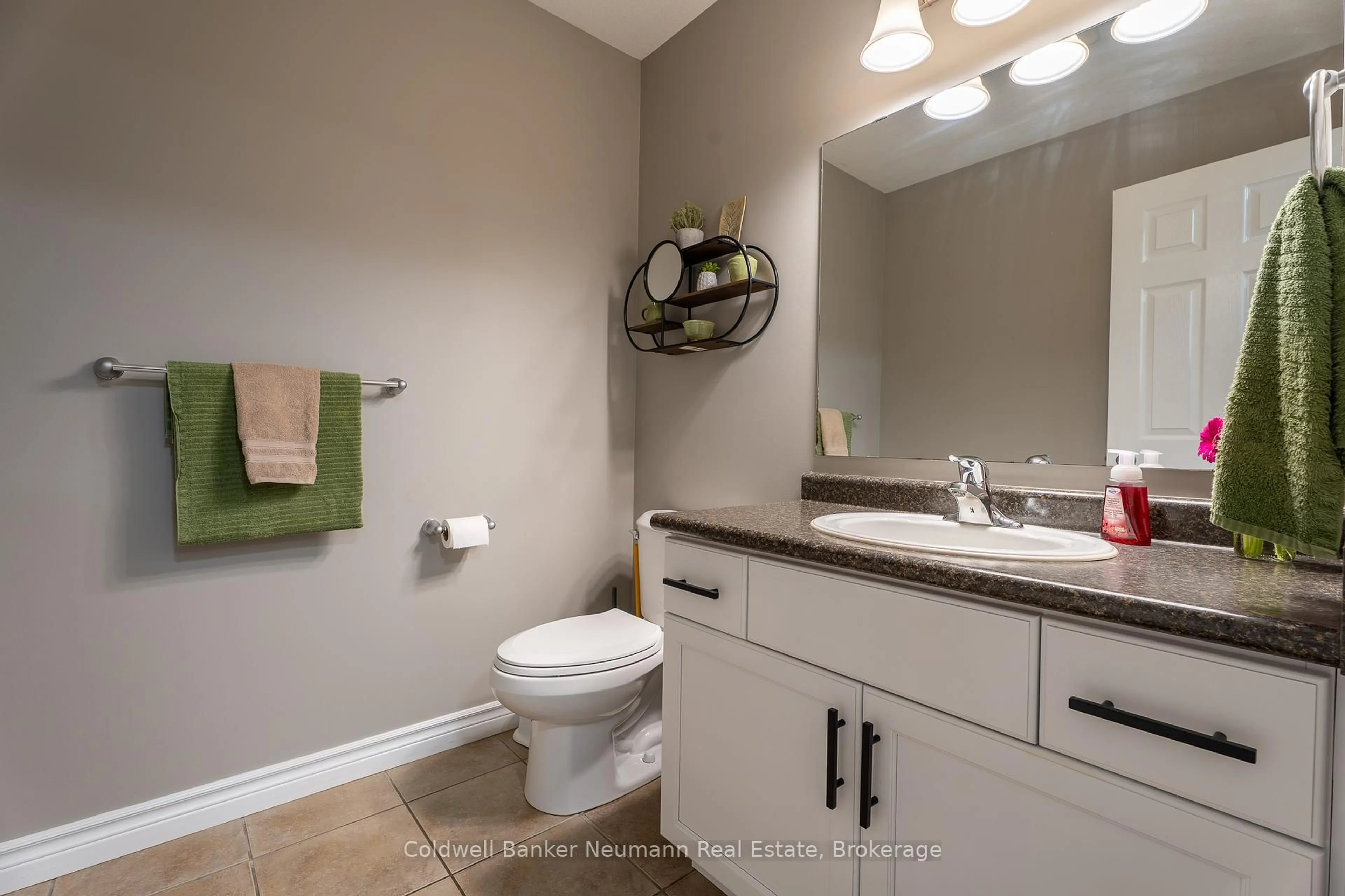 Standard bathroom, ceramic/tile floor for 124 Clough Cres, Guelph Ontario N1L 0E4