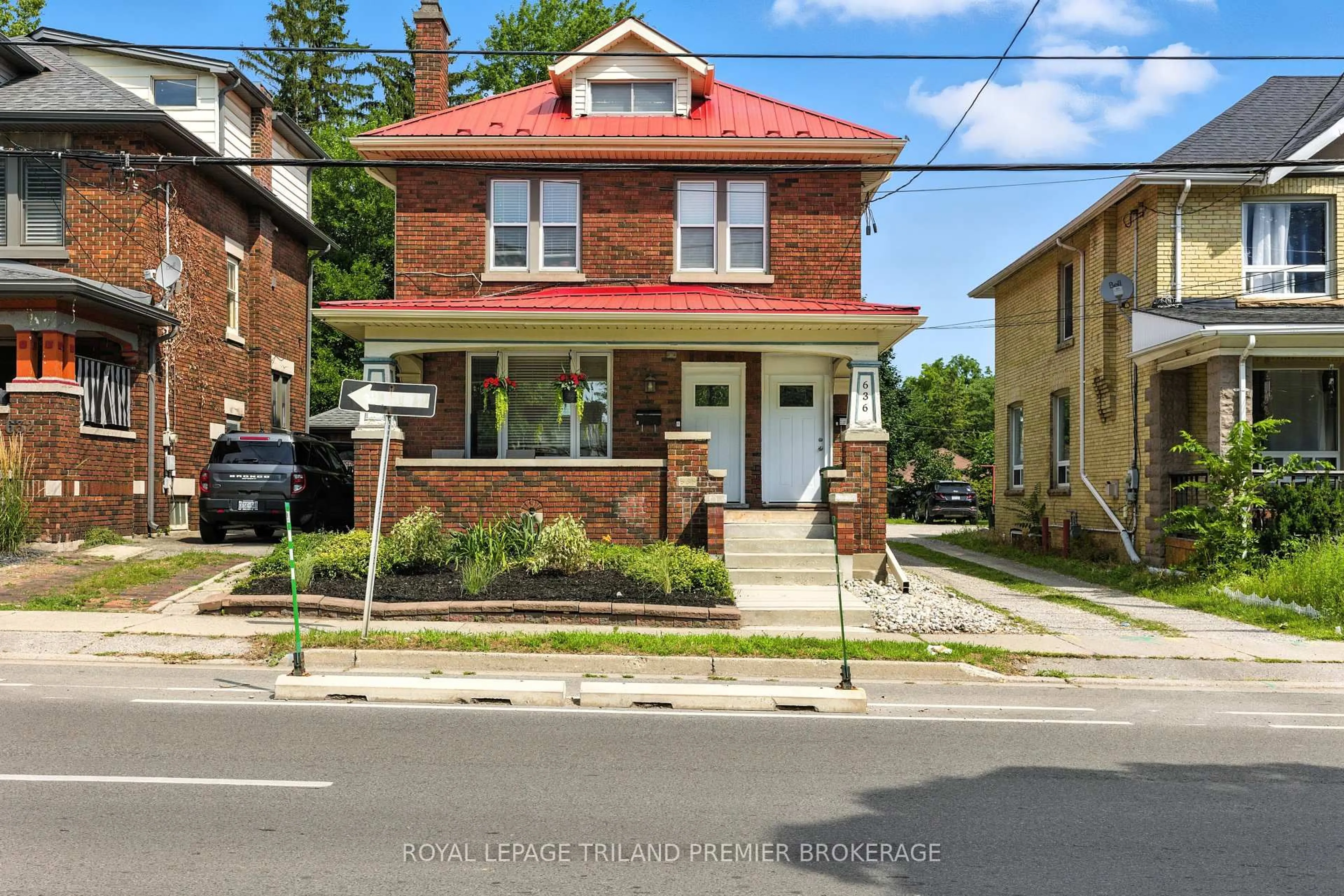 Home with brick exterior material, street for 636 Queens Ave, London East Ontario N5W 3H1