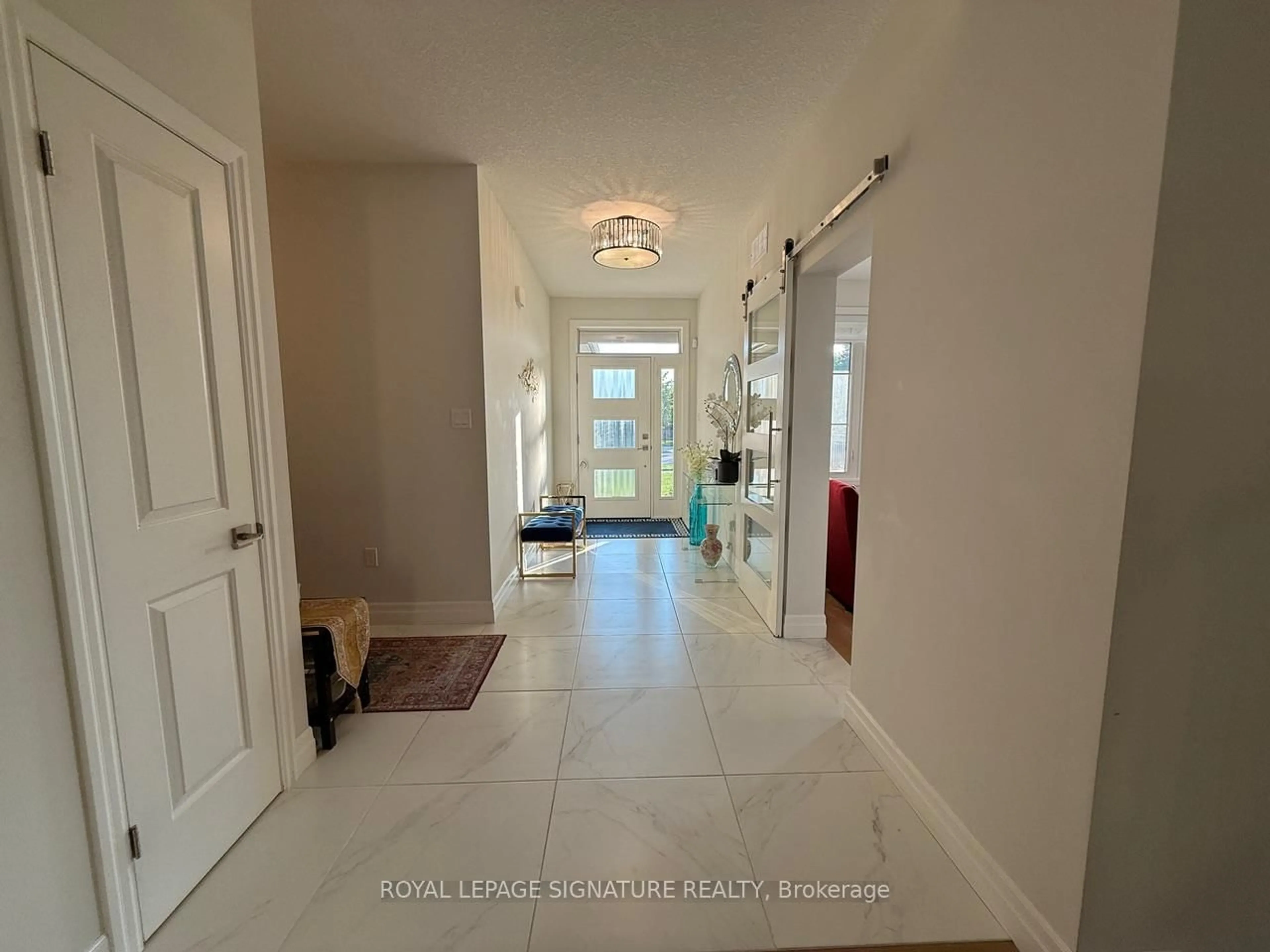Indoor entryway for 1110 Riverbend Rd, London South Ontario N6K 0J1