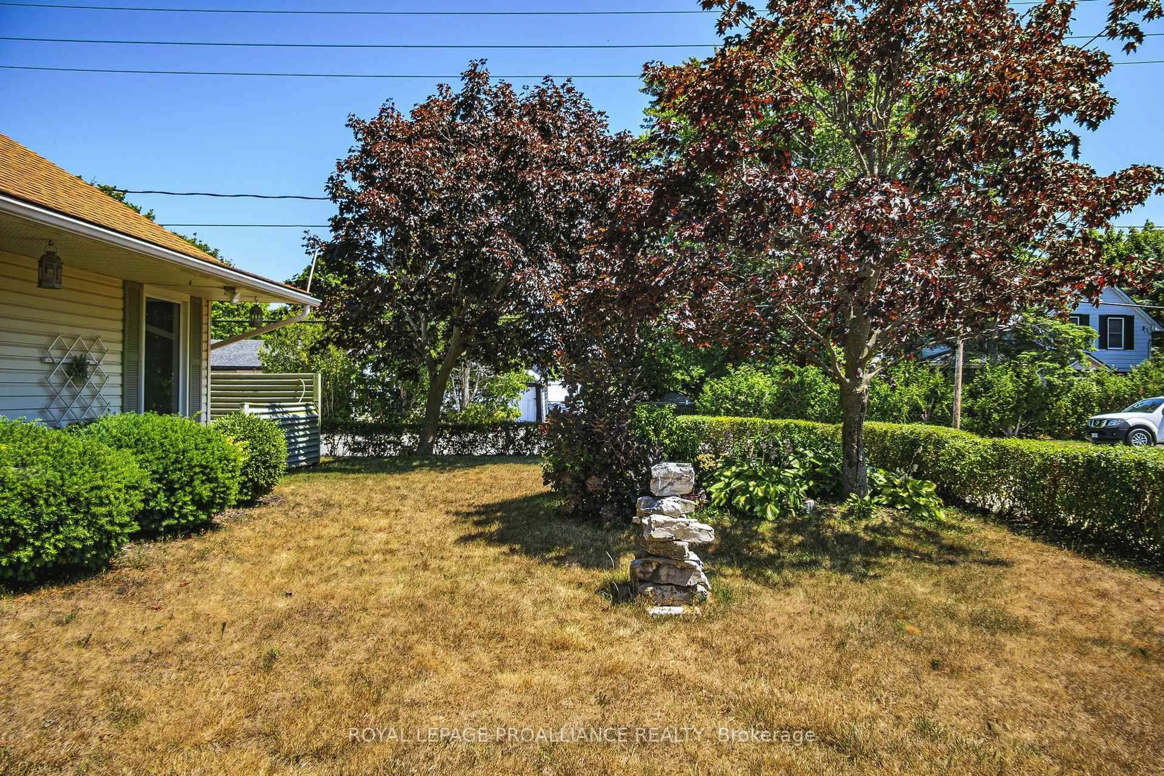 Patio, unknown for 18 Jackson St, Quinte West Ontario K8V 1Z7