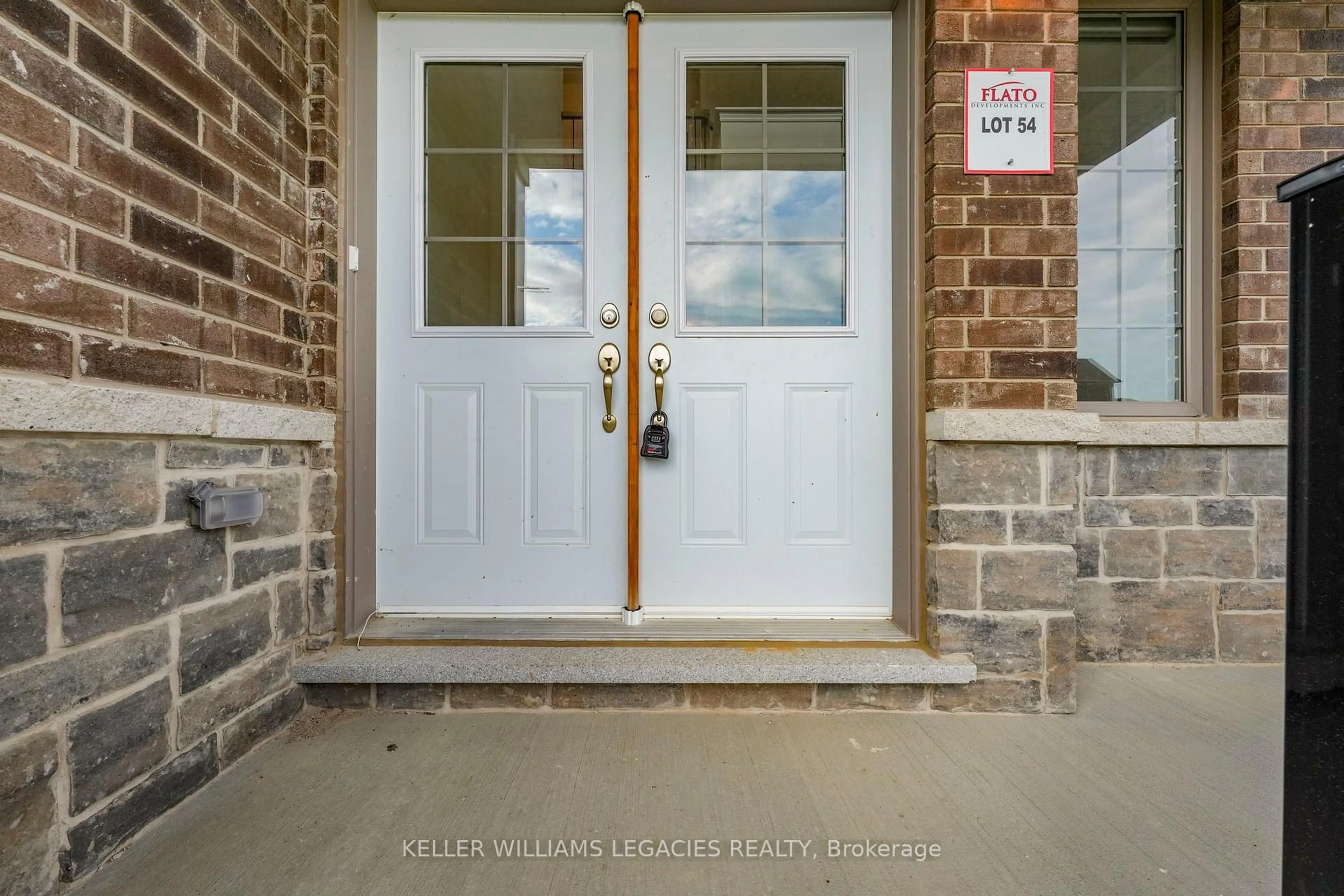 Indoor entryway for 17 Corbett St, Southgate Ontario N0C 1B0
