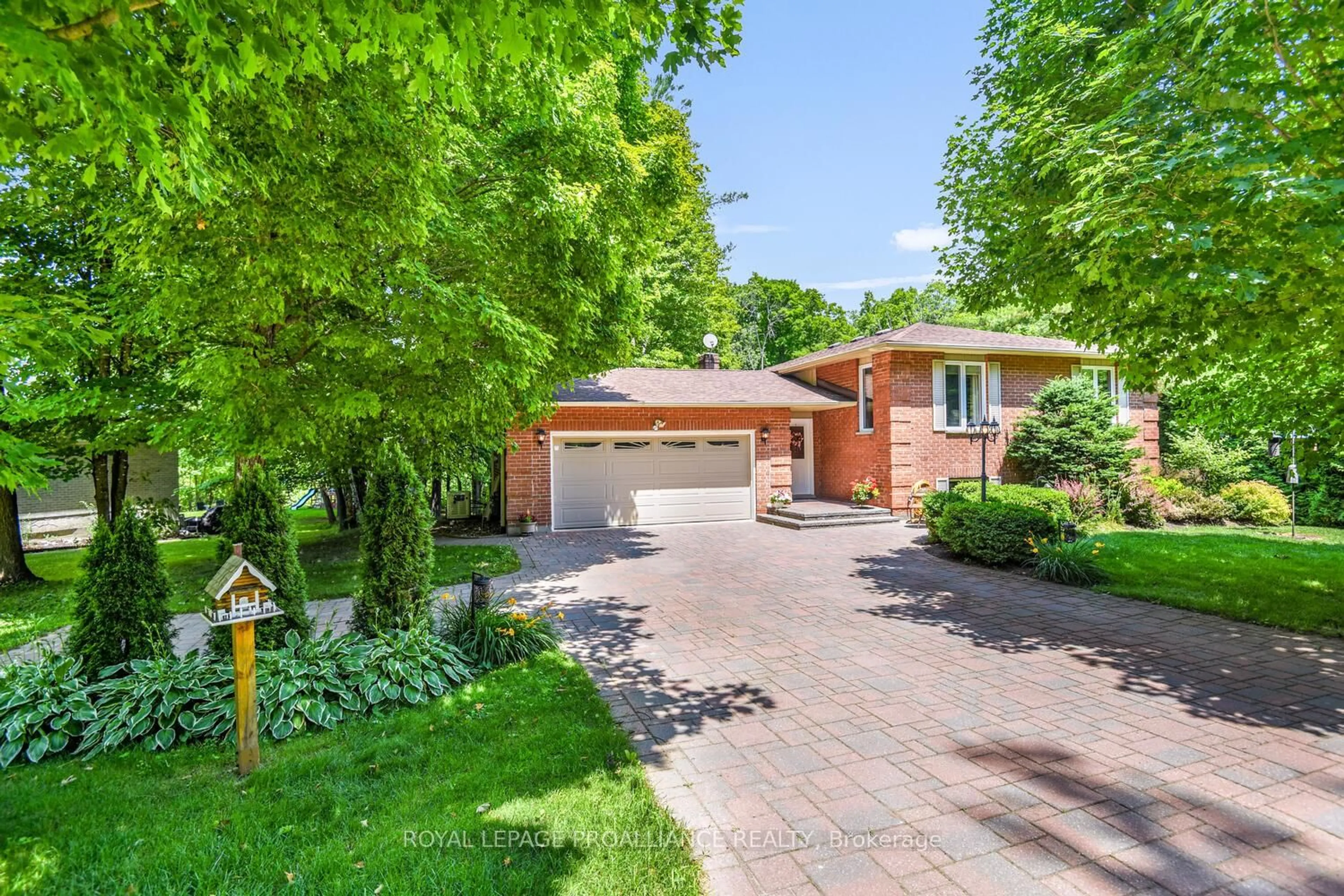 Home with brick exterior material, street for 403 Yole Cres, Elizabethtown-Kitley Ontario K6V 7C1