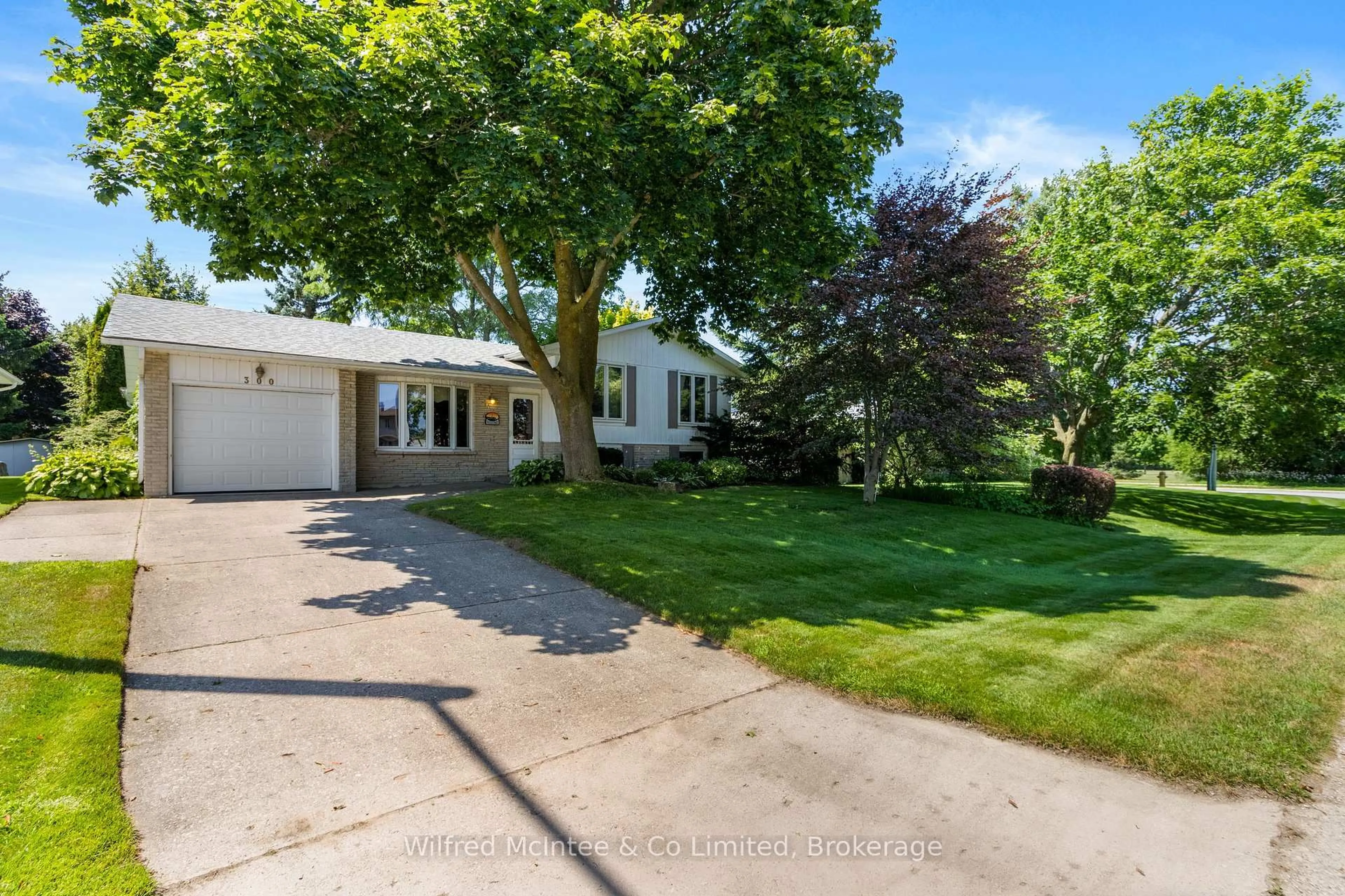 A pic from outside/outdoor area/front of a property/back of a property/a pic from drone, street for 300 Falconer St, Saugeen Shores Ontario N0H 2C2