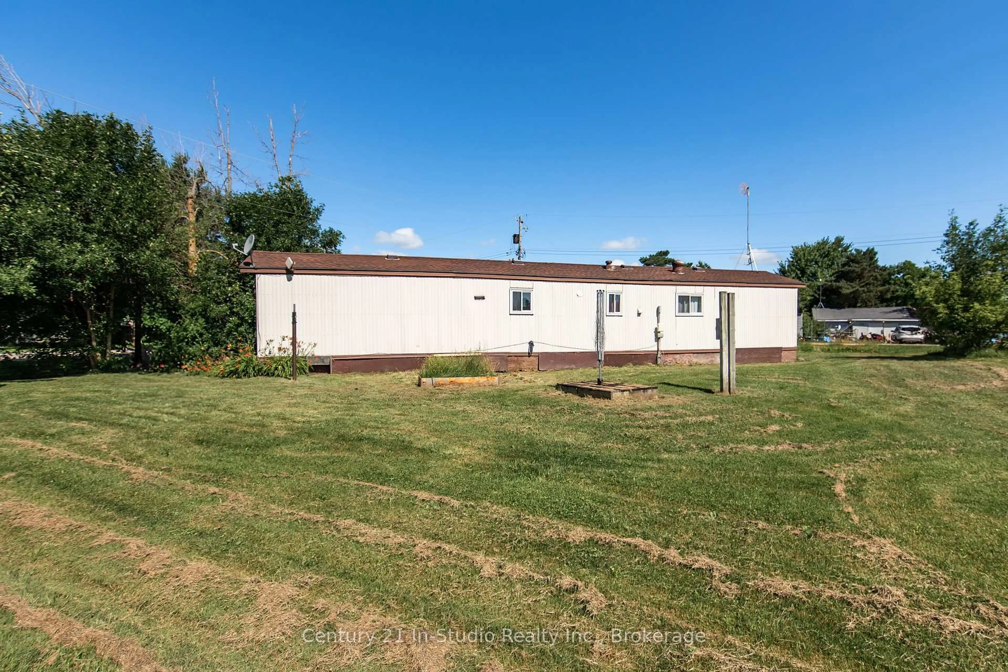 A pic from outside/outdoor area/front of a property/back of a property/a pic from drone, building for 200 Grace St, Georgian Bluffs Ontario N0H 2N0
