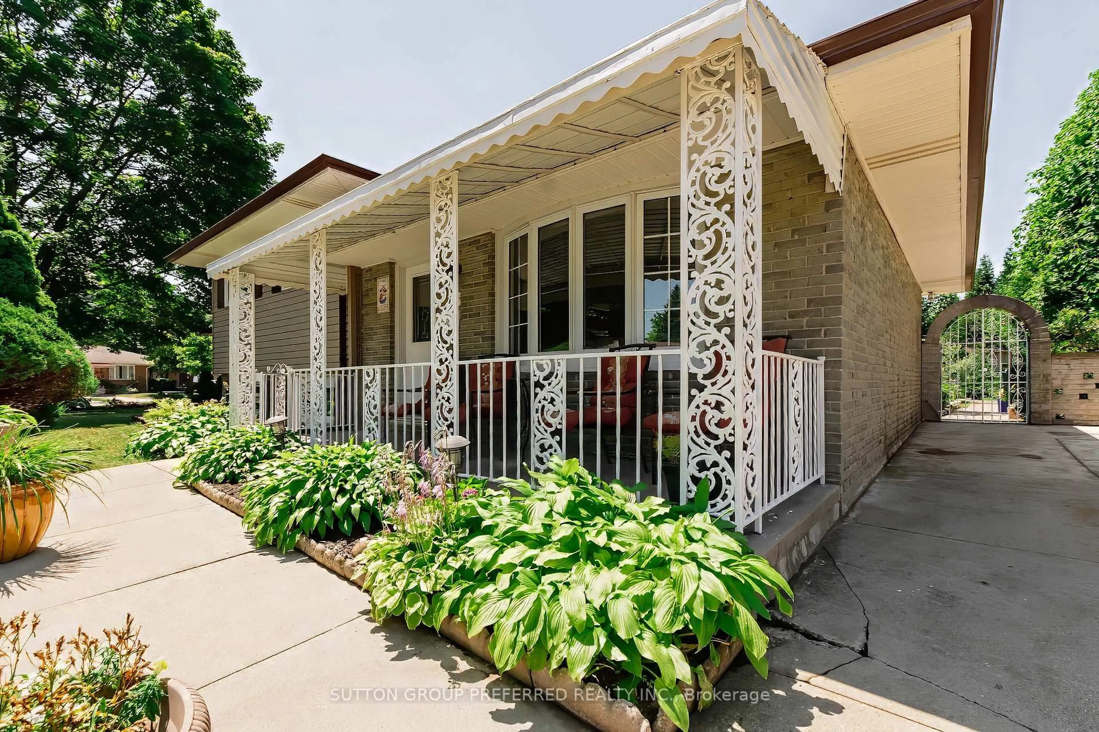 Unknown for 378 Hudson Dr, London East Ontario N5V 1E6