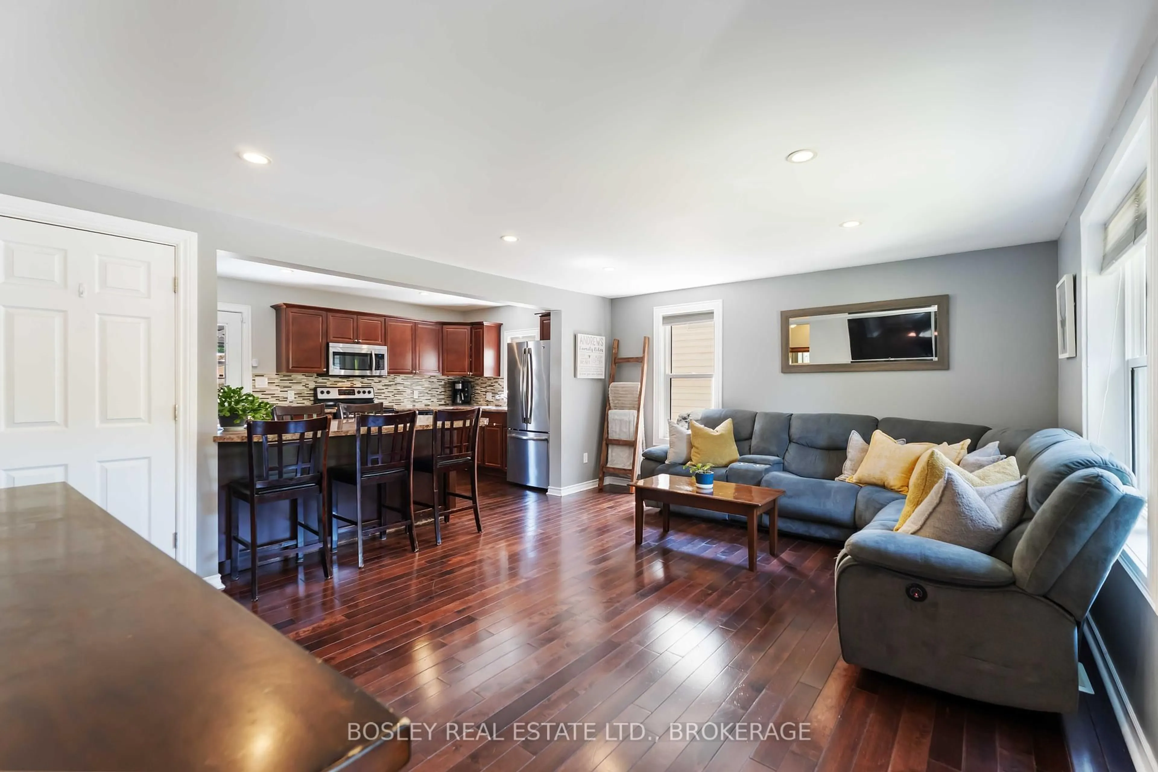 Open concept kitchen, unknown for 125 Powerview Ave, St. Catharines Ontario L2S 1X5