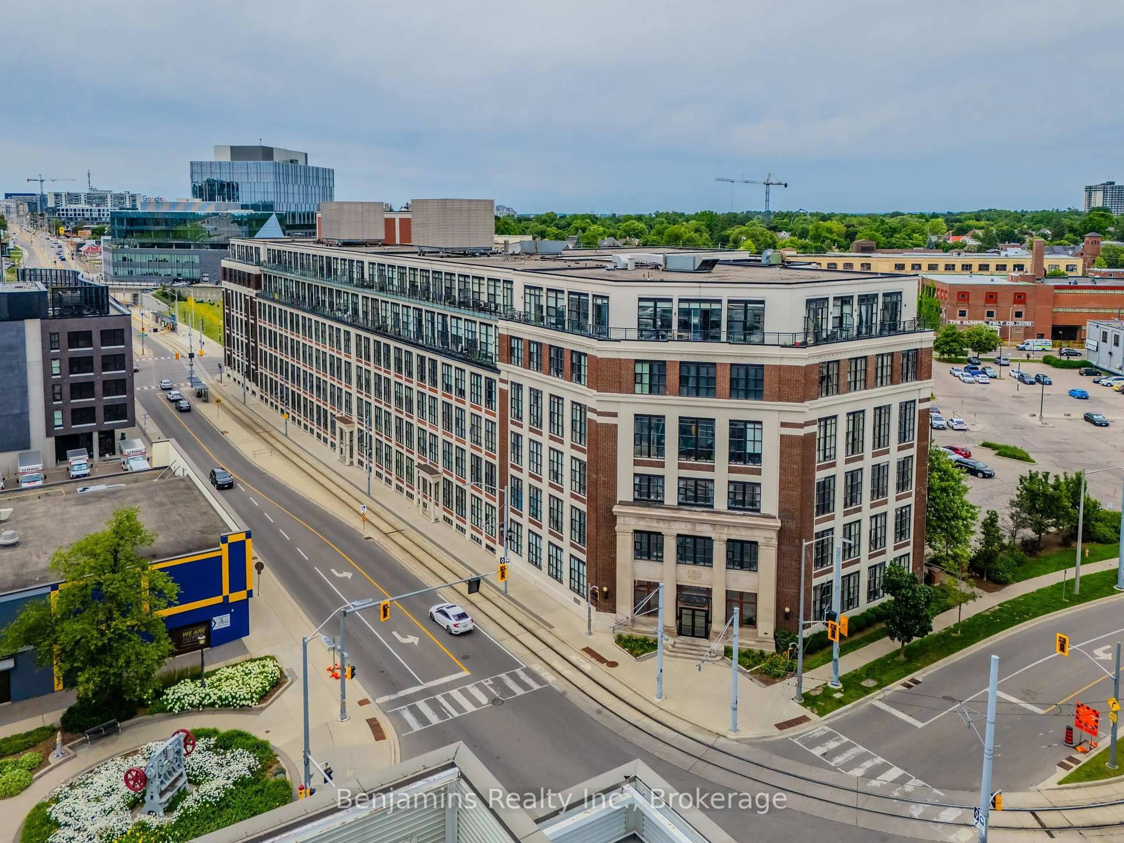 A pic from outside/outdoor area/front of a property/back of a property/a pic from drone, city buildings view from balcony for 410 King St #609, Kitchener Ontario N2G 1C3