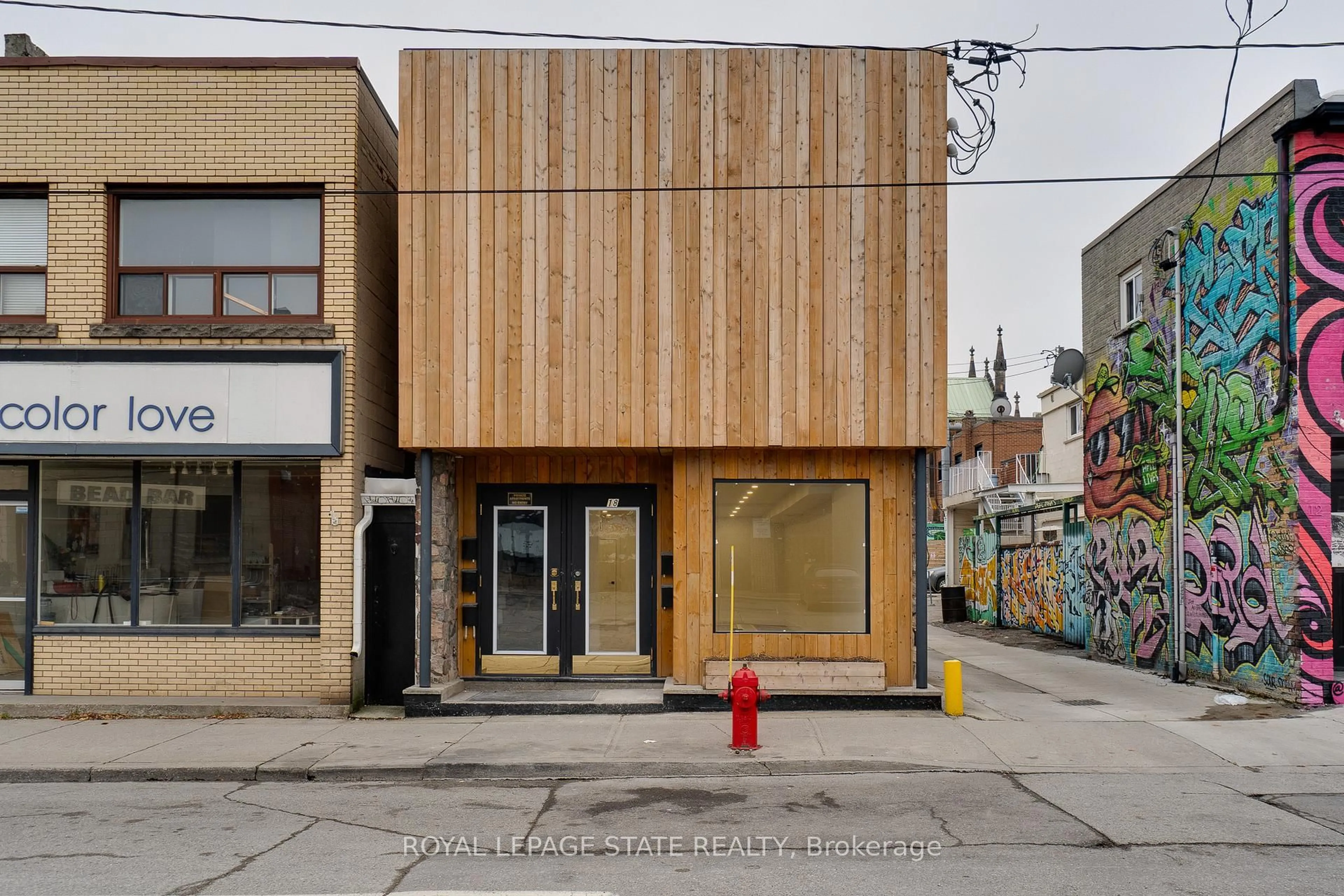 Unknown for 18 Barton St, Hamilton Ontario L8L 2V5