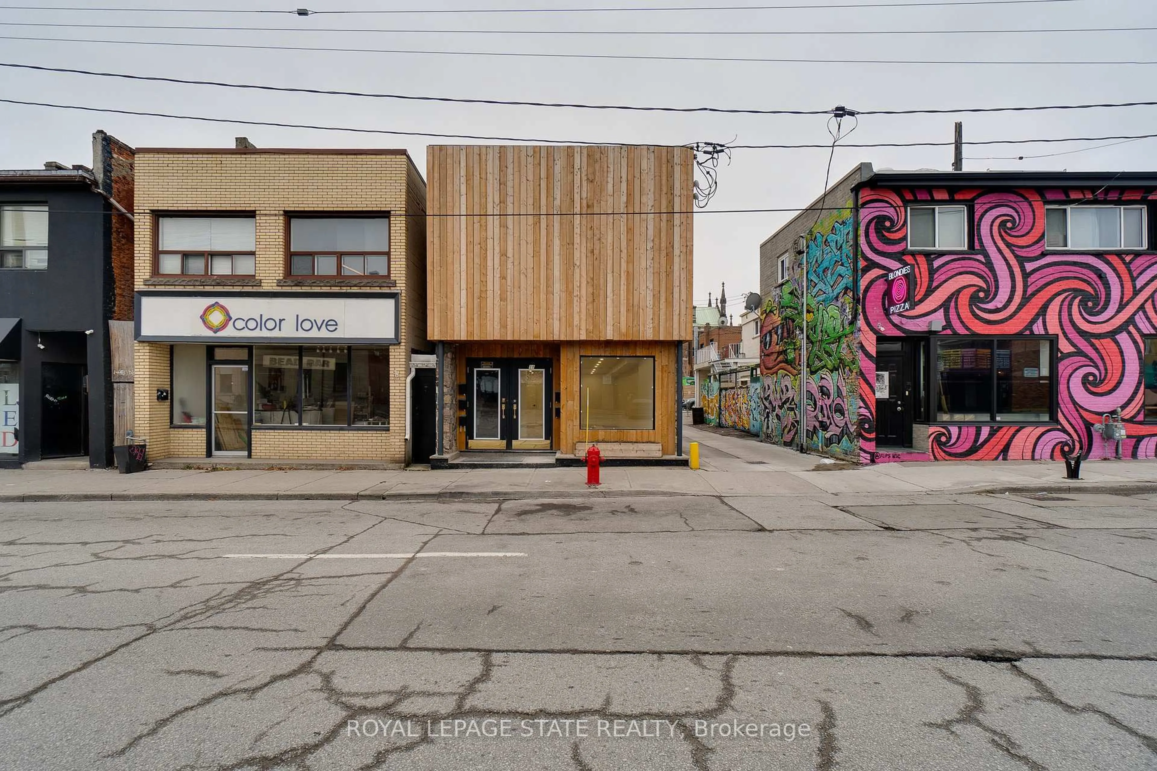 Unknown for 18 Barton St, Hamilton Ontario L8L 2V5