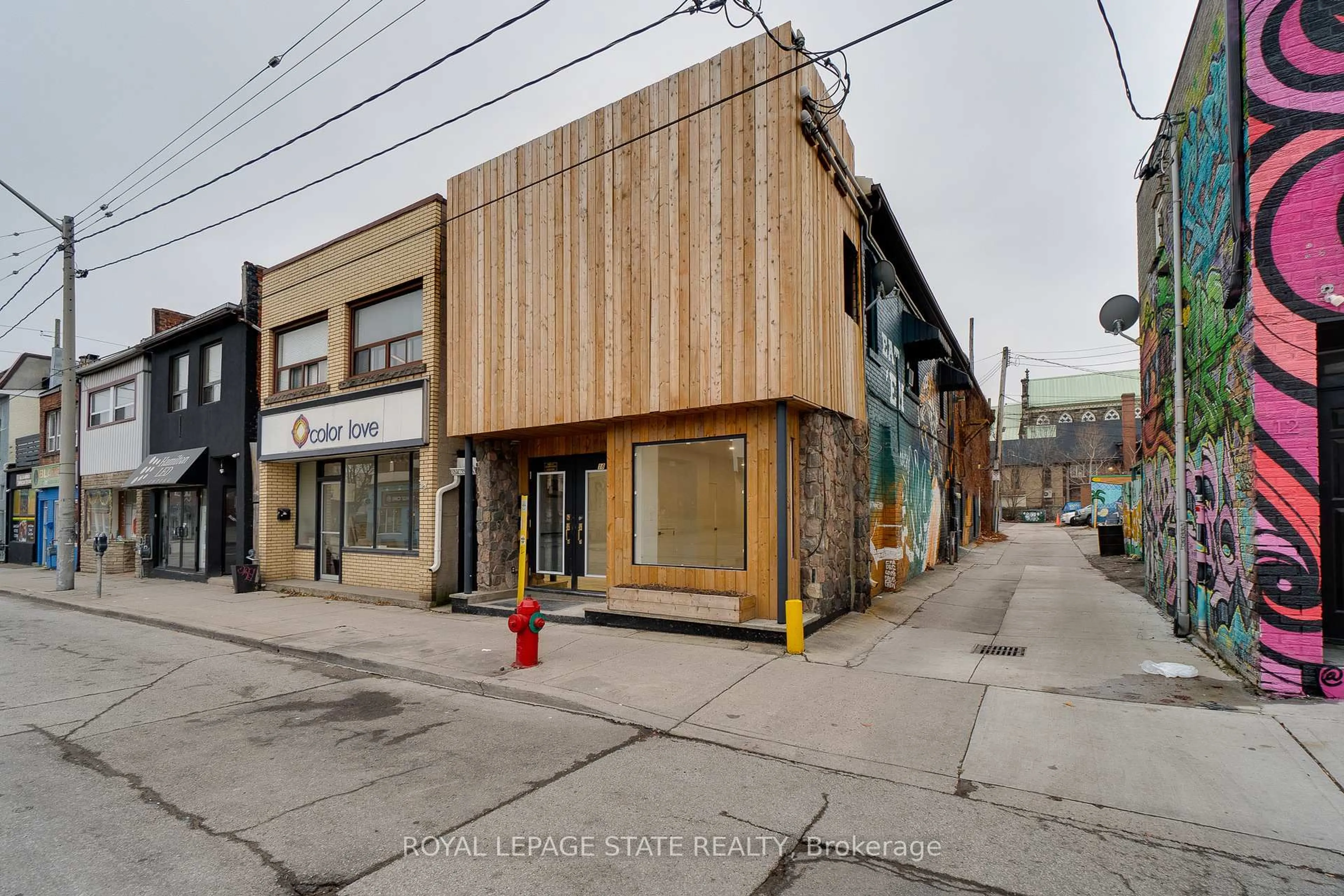 Patio, street for 18 Barton St, Hamilton Ontario L8L 2V5