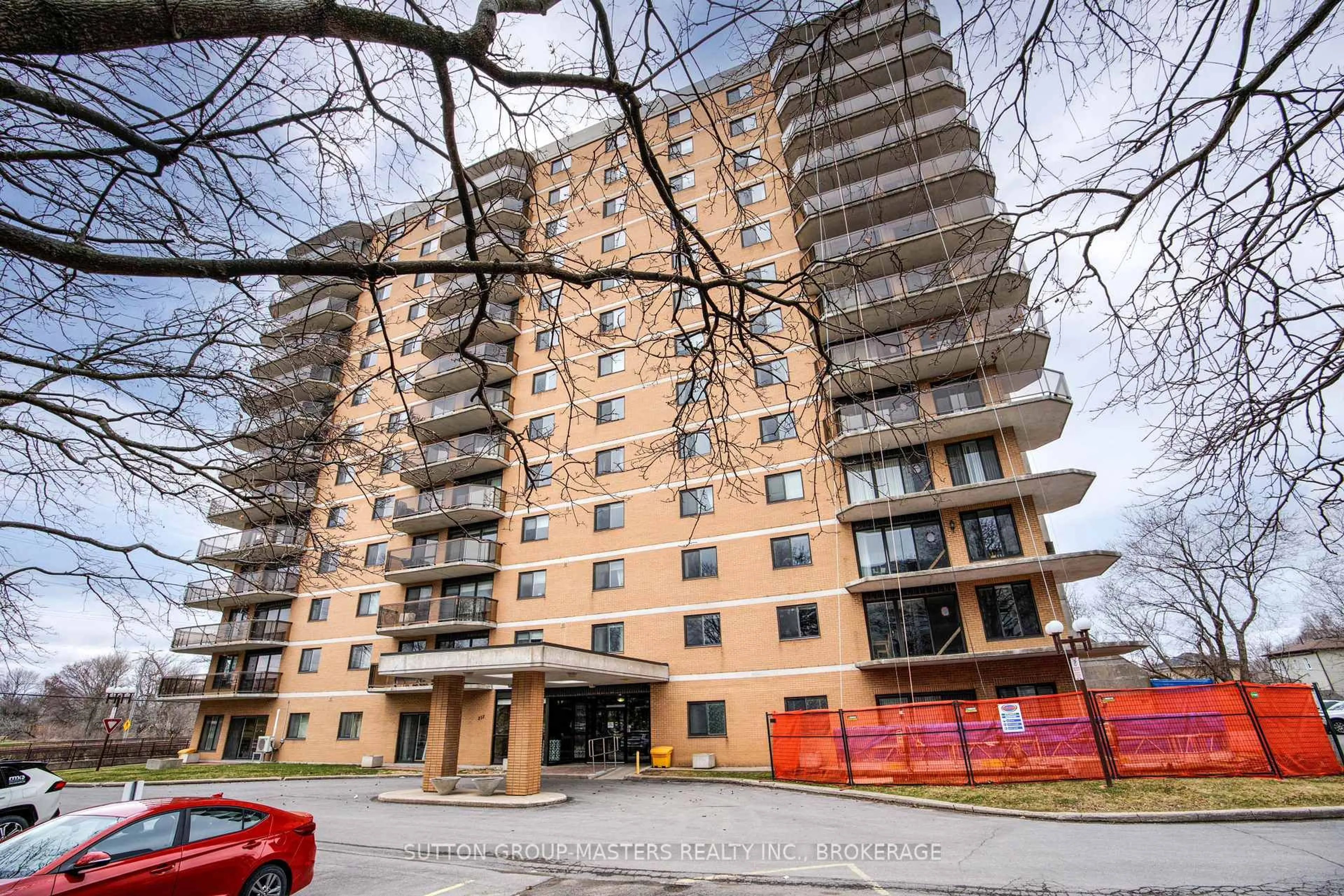 A pic from outside/outdoor area/front of a property/back of a property/a pic from drone, building for 257 Bath Rd #1004, Kingston Ontario K7M 7T3