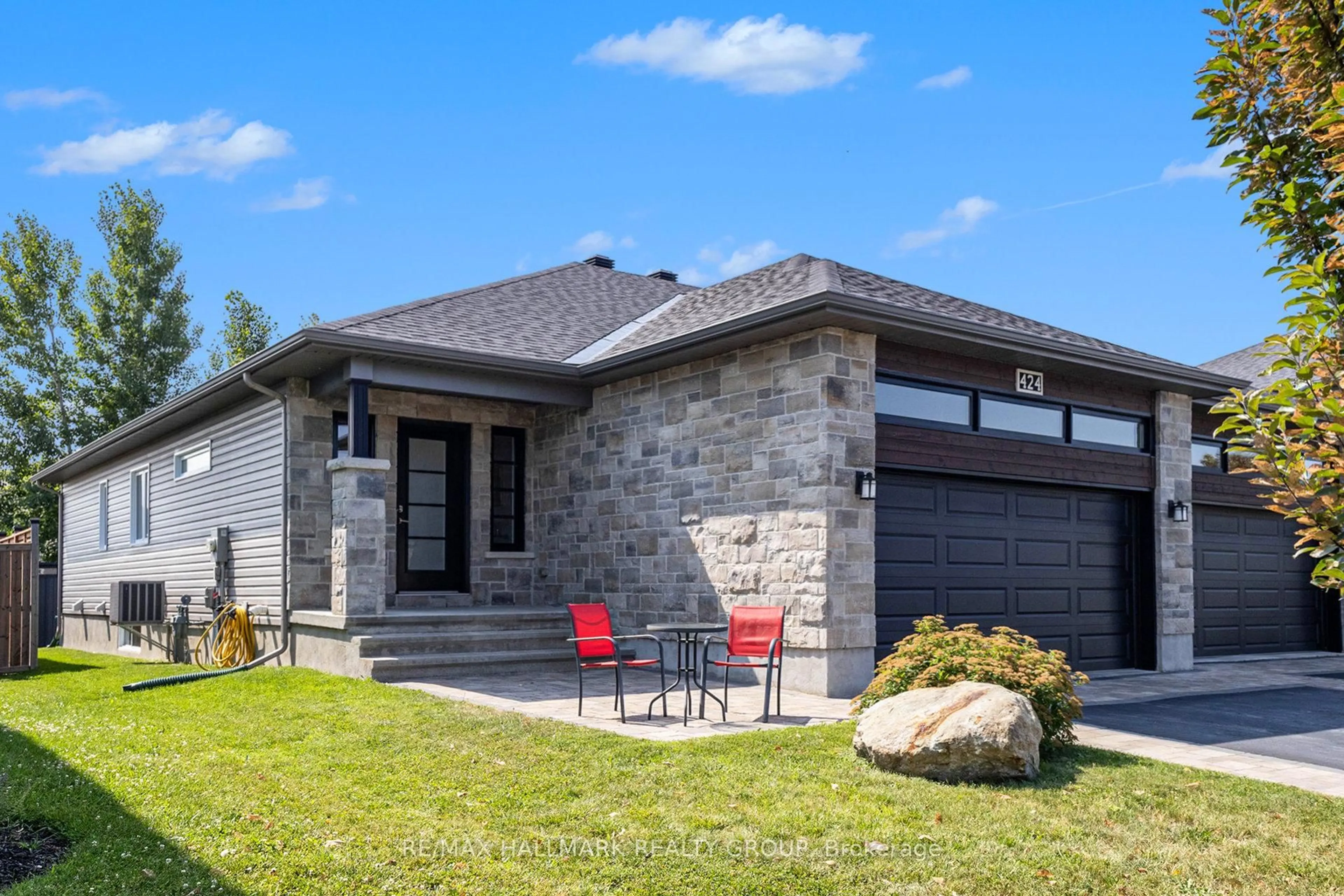 Home with brick exterior material, street for 424 Twilight Ave, Russell Ontario K4R 0E7