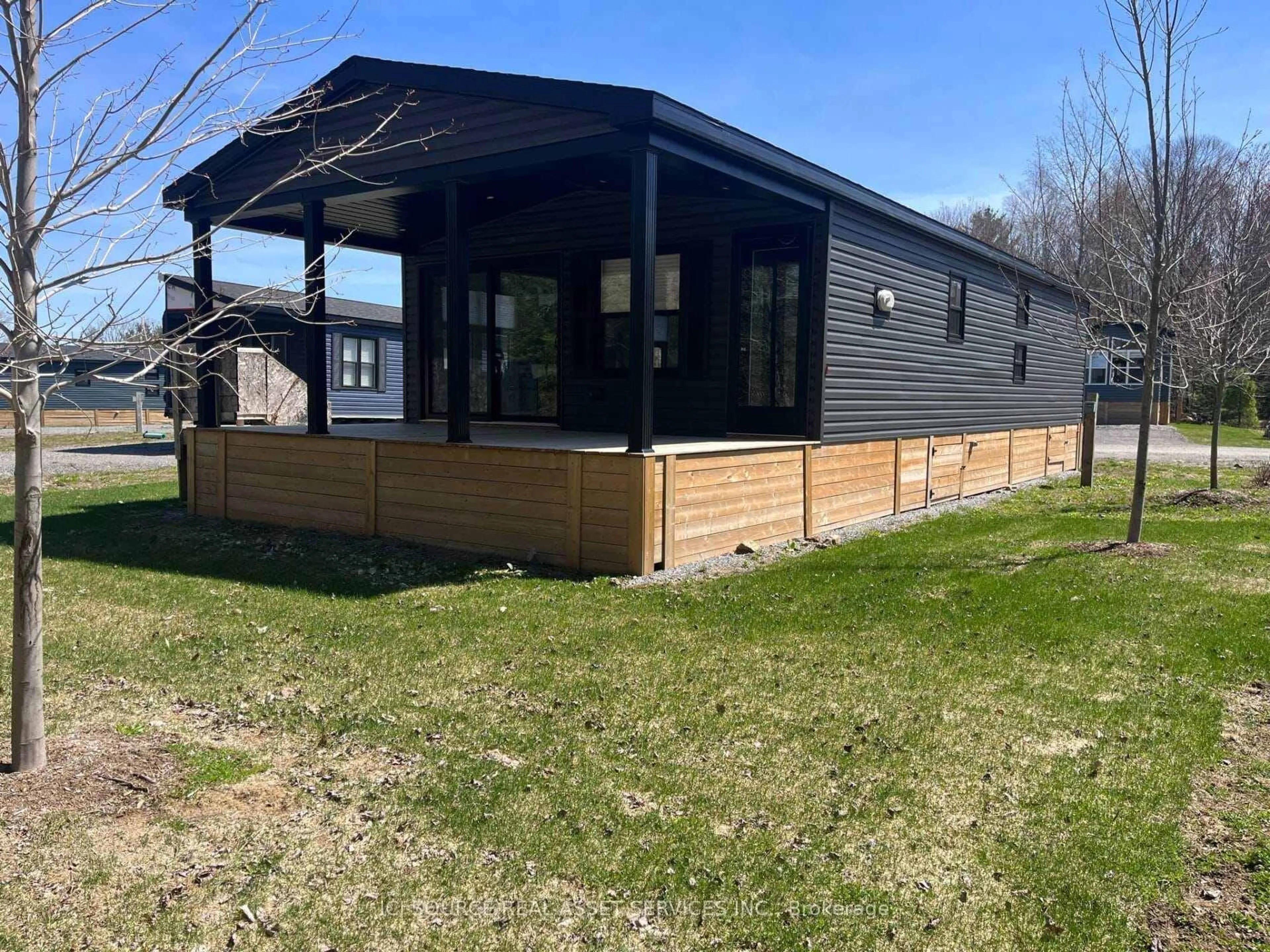 Home with vinyl exterior material, unknown for 1047 Bonnie Lake Camp Rd #LKR023, Bracebridge Ontario P1L 1W9