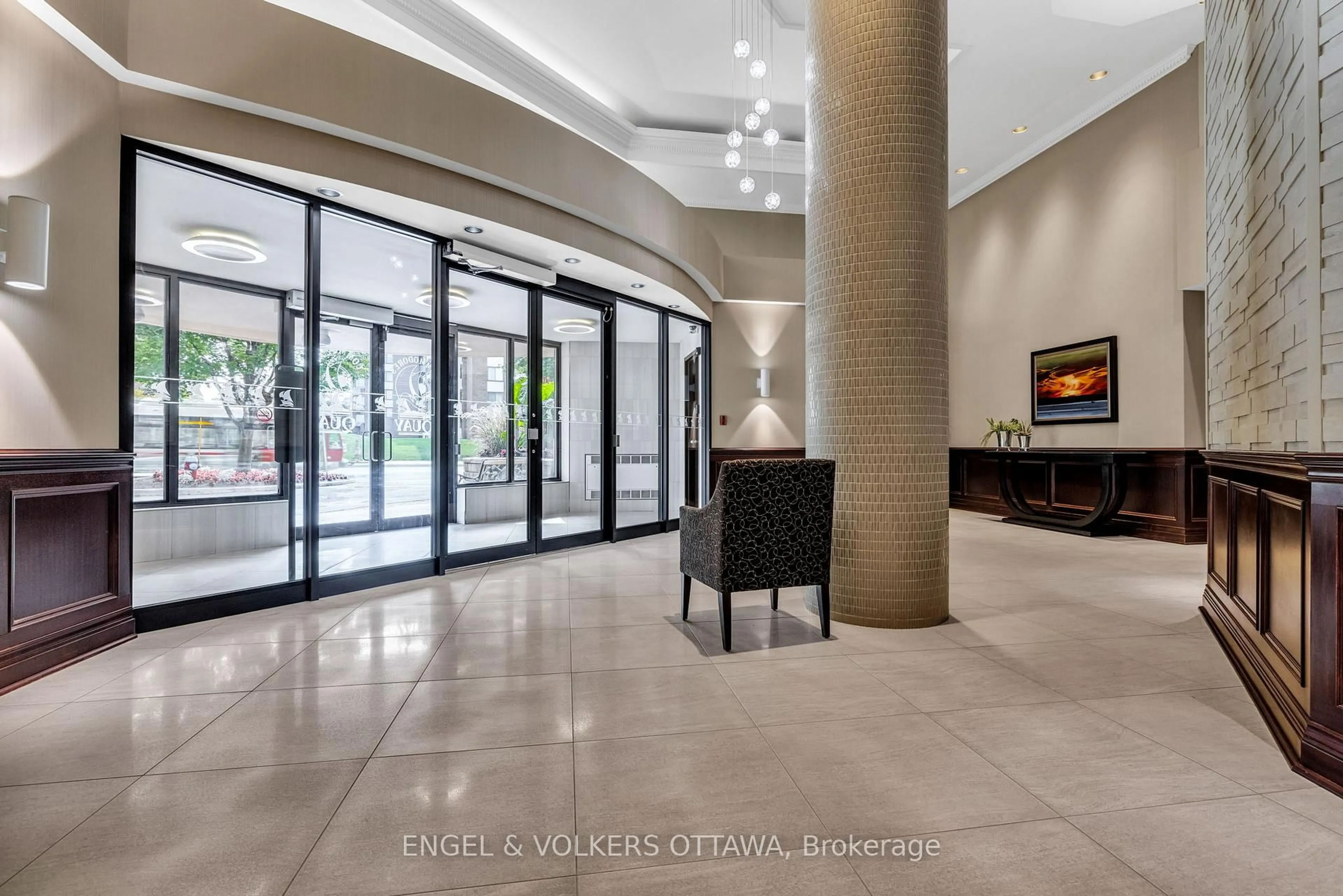 Lobby for 3105 Carling Ave #305, Ottawa Ontario K2H 5A6