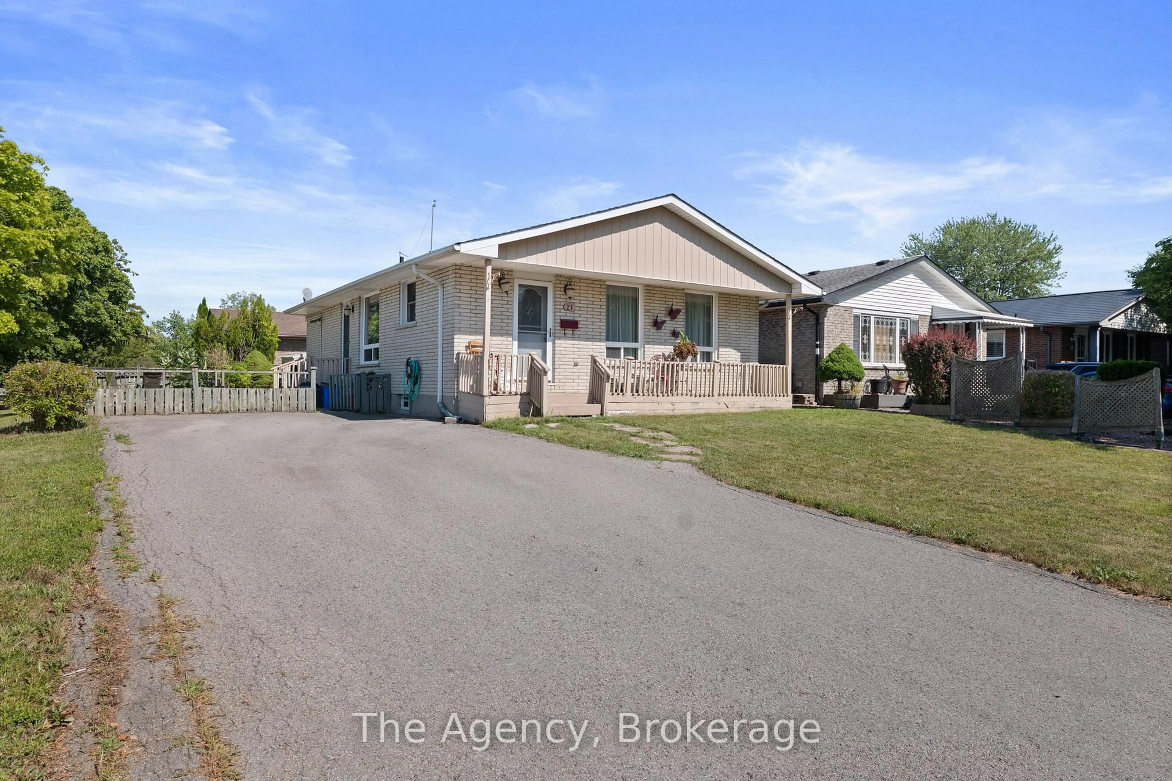 Unknown for 21 Loraine Dr, St. Catharines Ontario L2P 3N9
