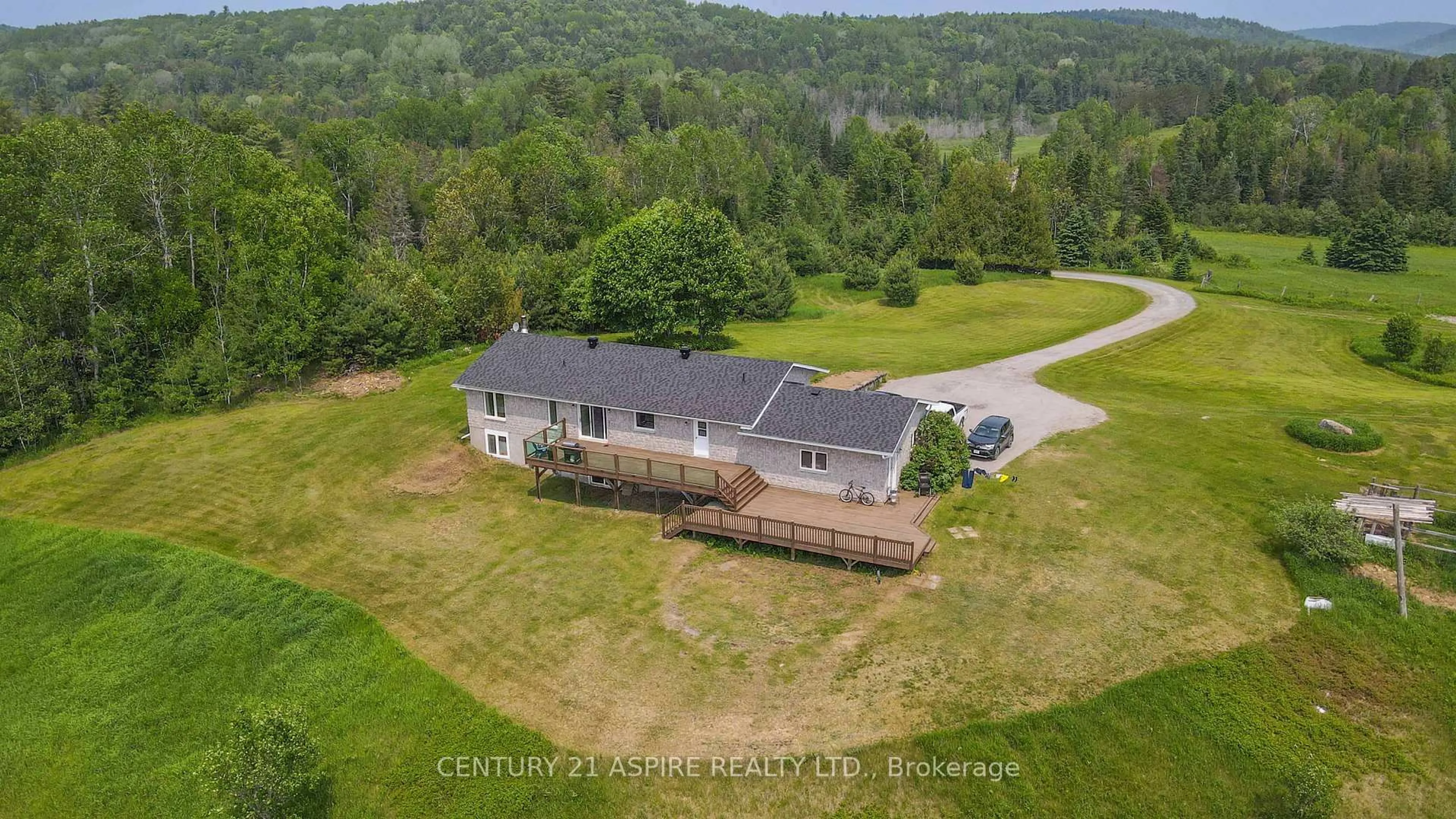 A pic from outside/outdoor area/front of a property/back of a property/a pic from drone, unknown for 2112 Schutt Rd, Palmer Rapids Ontario K0J 2E0