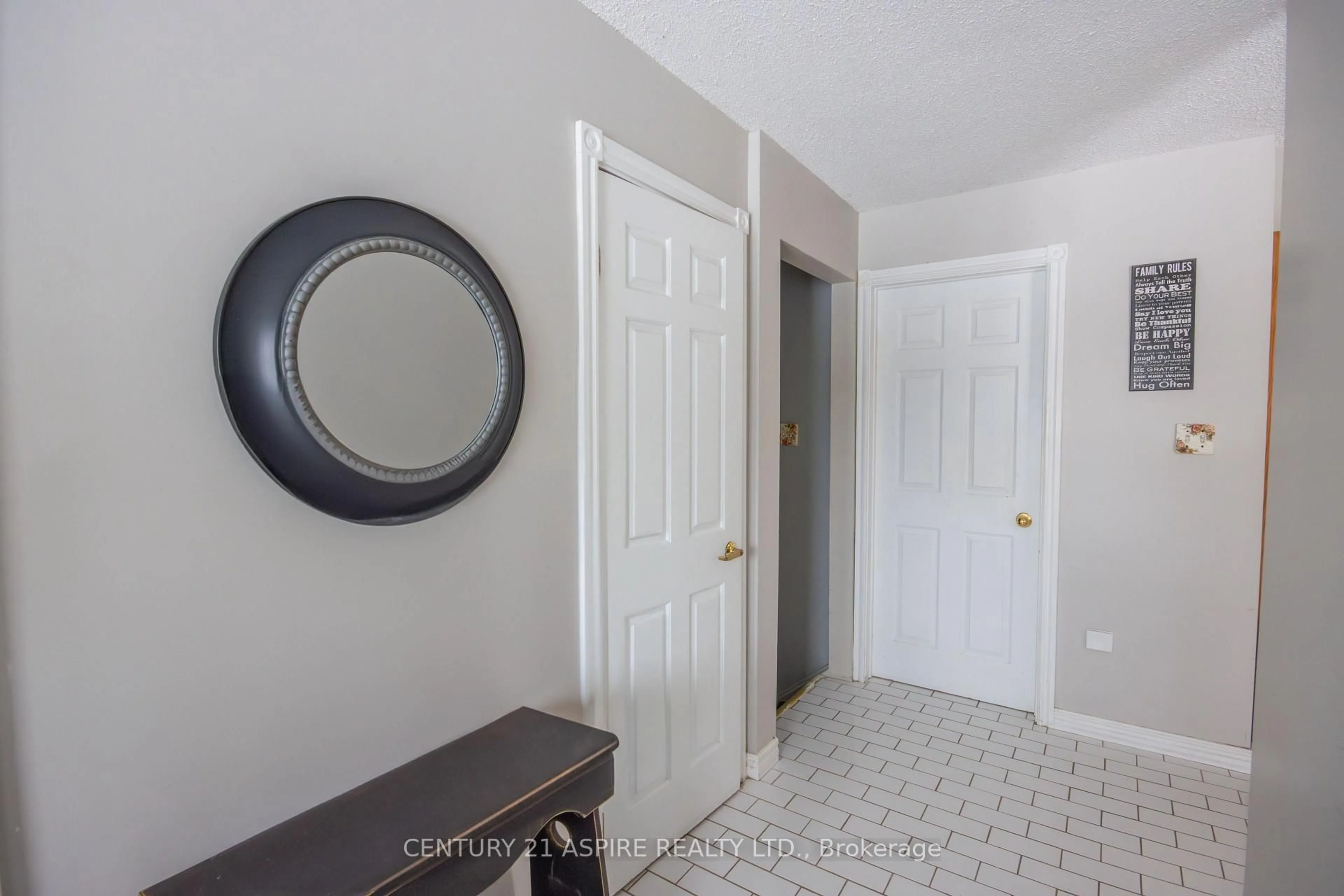 Indoor entryway for 2112 Schutt Rd, Palmer Rapids Ontario K0J 2E0