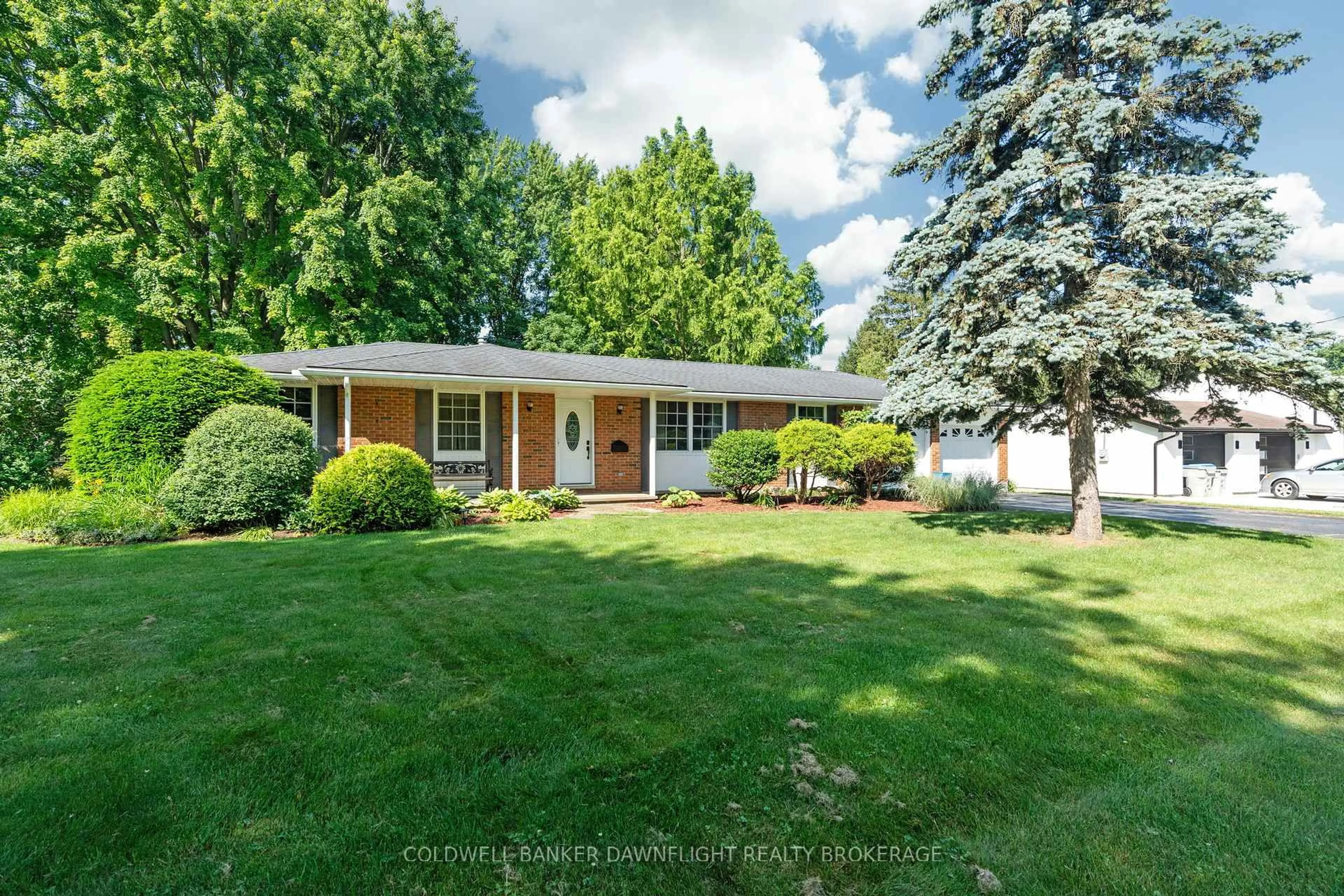 Unknown for 218 Oakcrest Dr, Middlesex Centre Ontario N0L 1R0