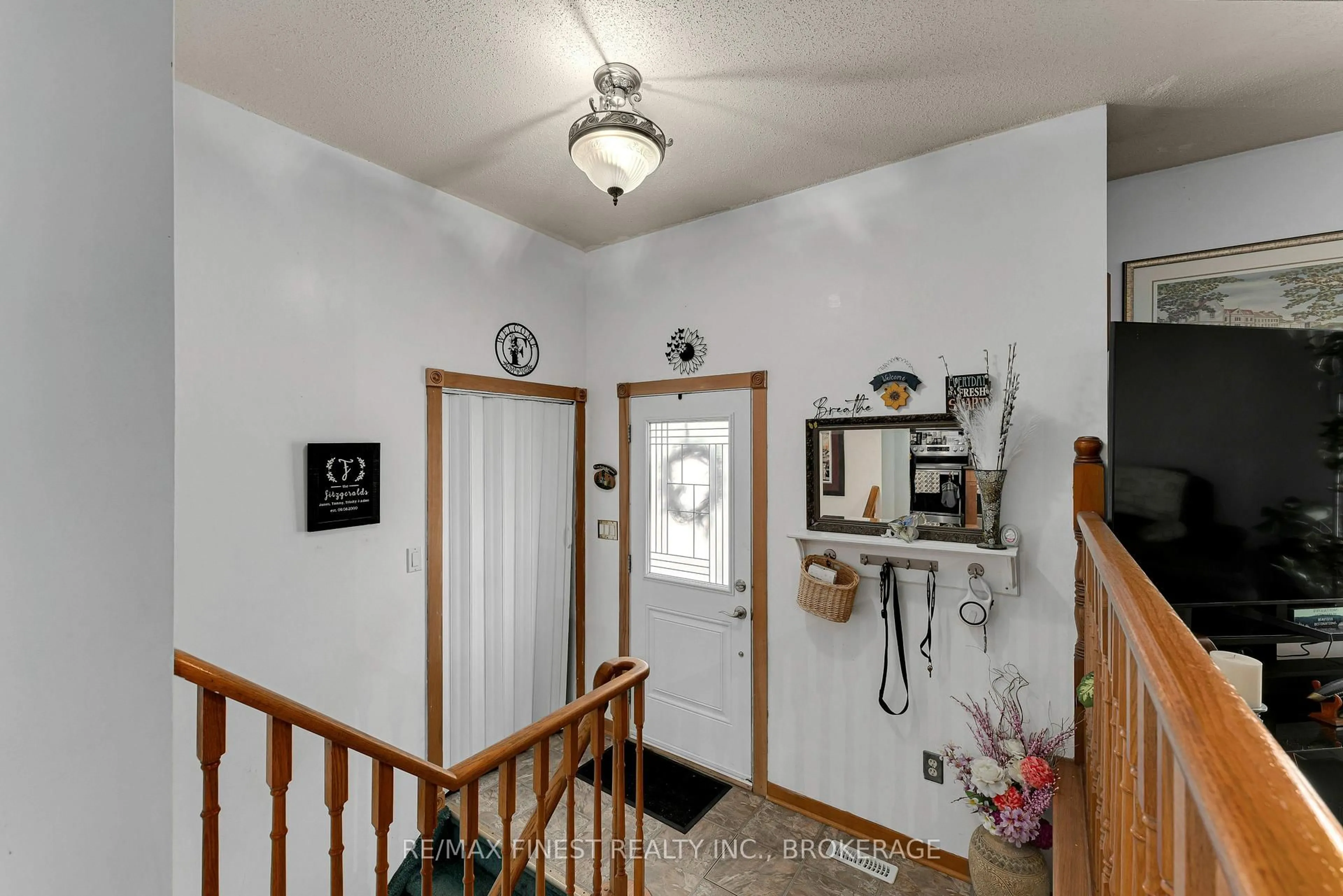 Indoor entryway for 42 Barker Dr, Kingston Ontario K7K 6X6