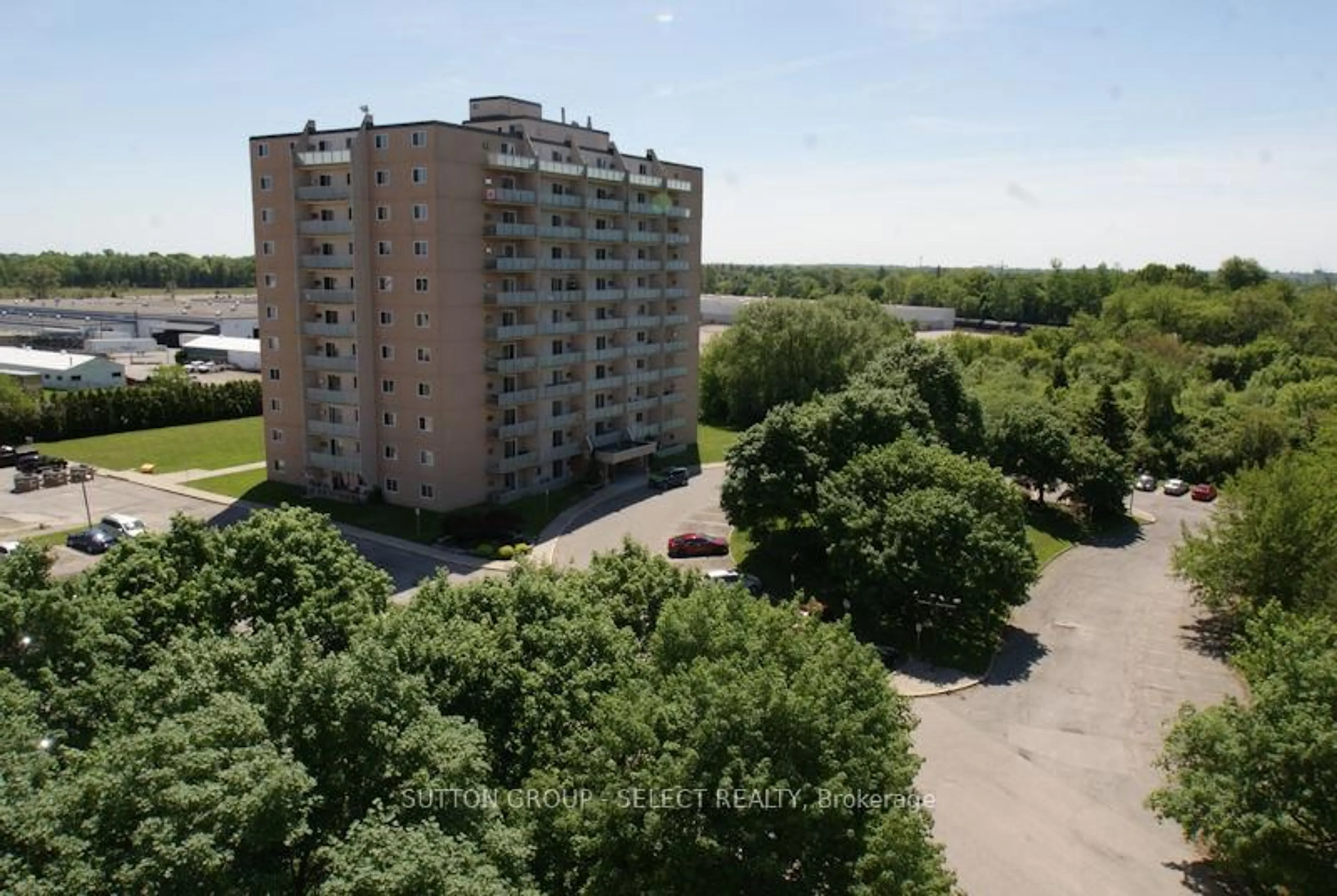 A pic from outside/outdoor area/front of a property/back of a property/a pic from drone, building for 573 Mornington Ave #803, London East Ontario N5Y 3E9