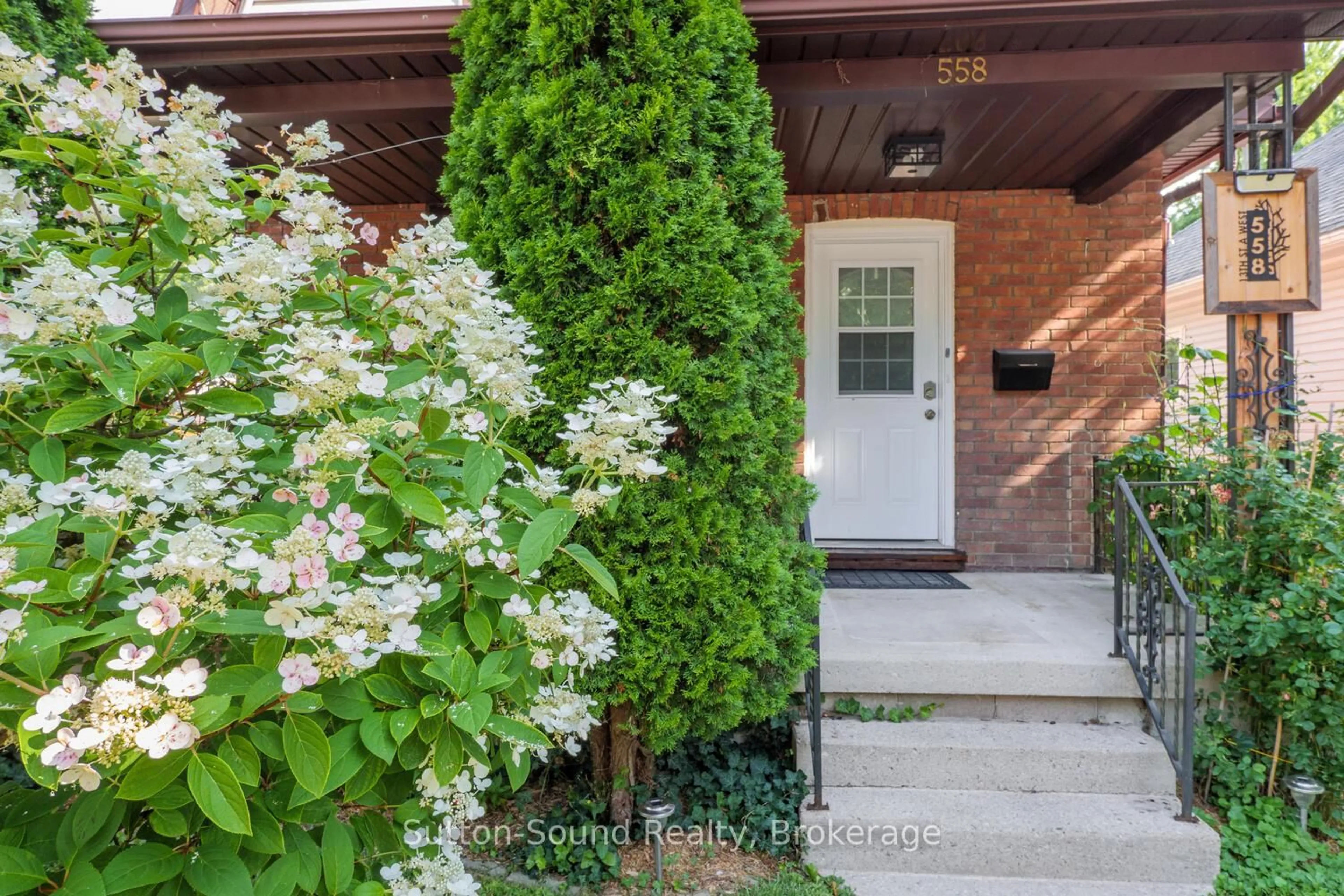 Unknown for 558 13th A St, Owen Sound Ontario N4K 3X1