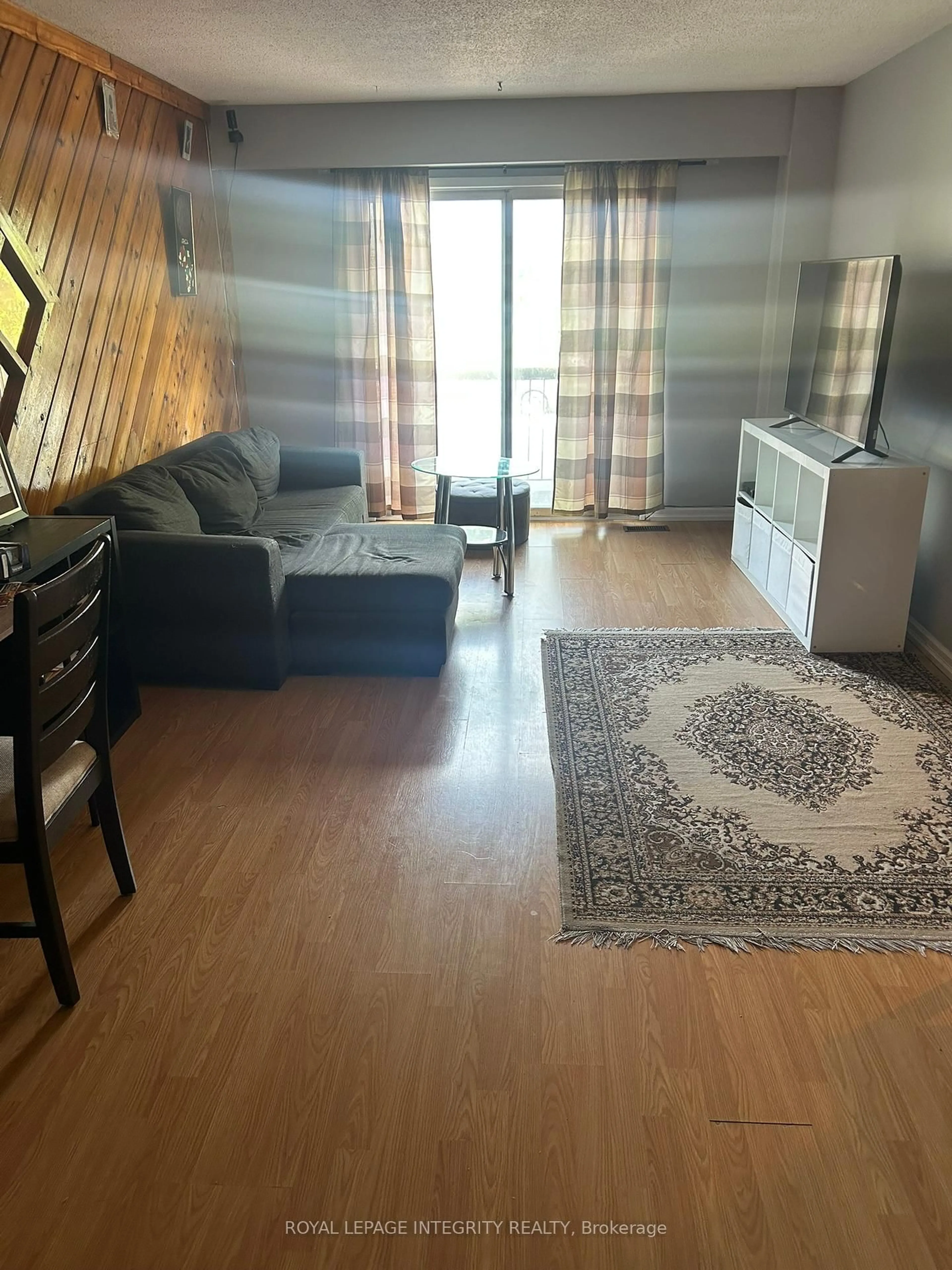 Living room with furniture, unknown for 1138 Alenmede Cres, Ottawa Ontario K2B 8H3