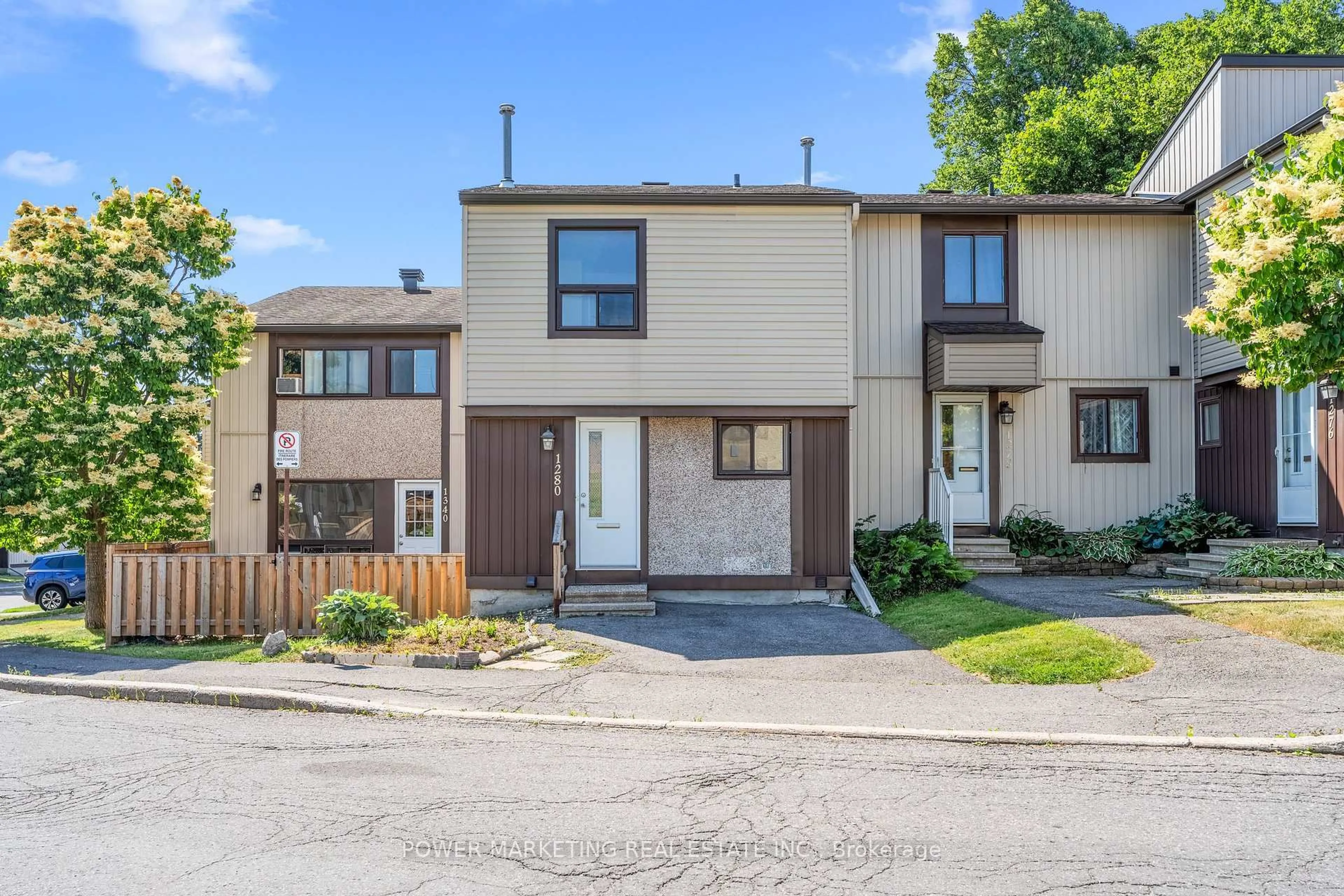 Home with vinyl exterior material, street for 1280 BETHAMY Lane, Ottawa Ontario K1J 8P3
