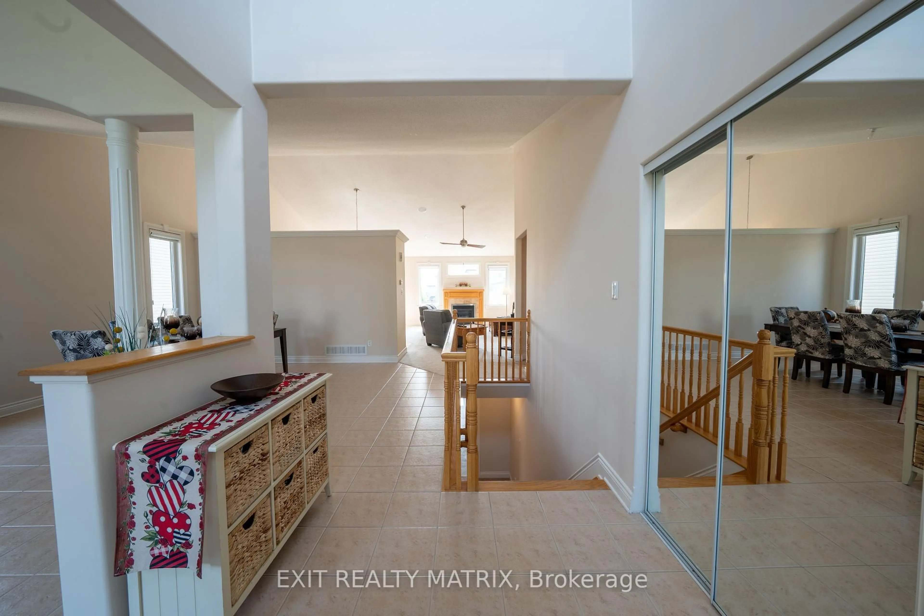 Indoor entryway for 161 Opale St, Clarence-Rockland Ontario K4K 0G3
