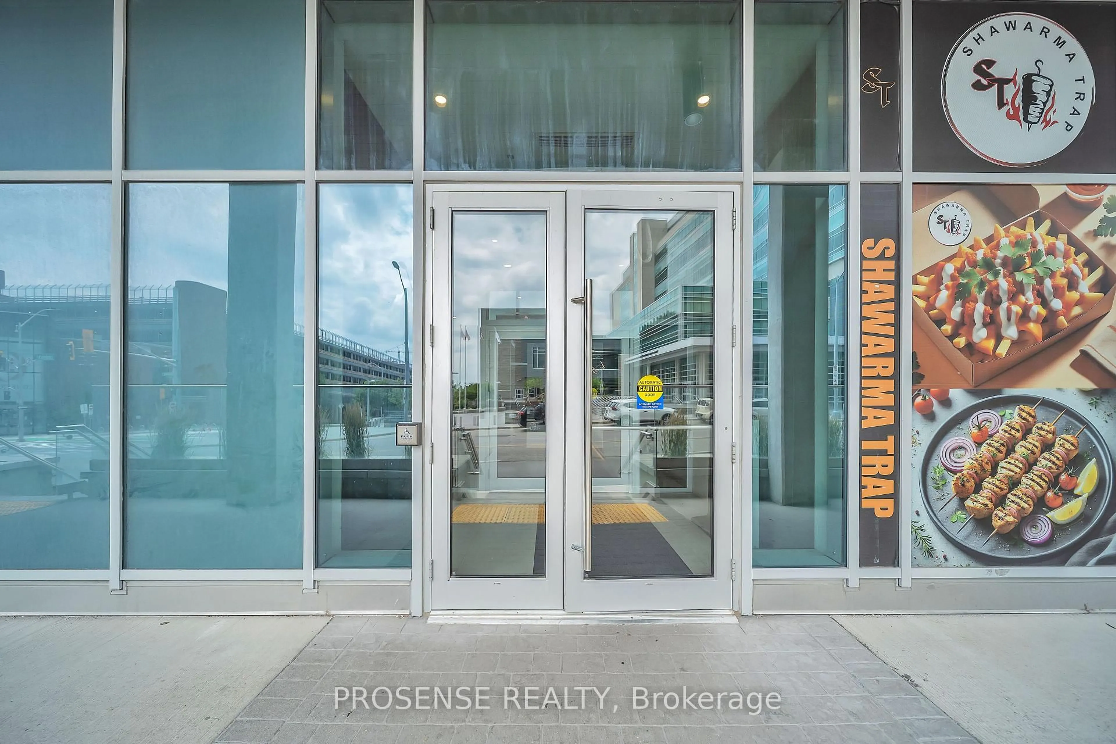 Indoor foyer for 60 Frederick St #902, Kitchener Ontario N2H 0C7