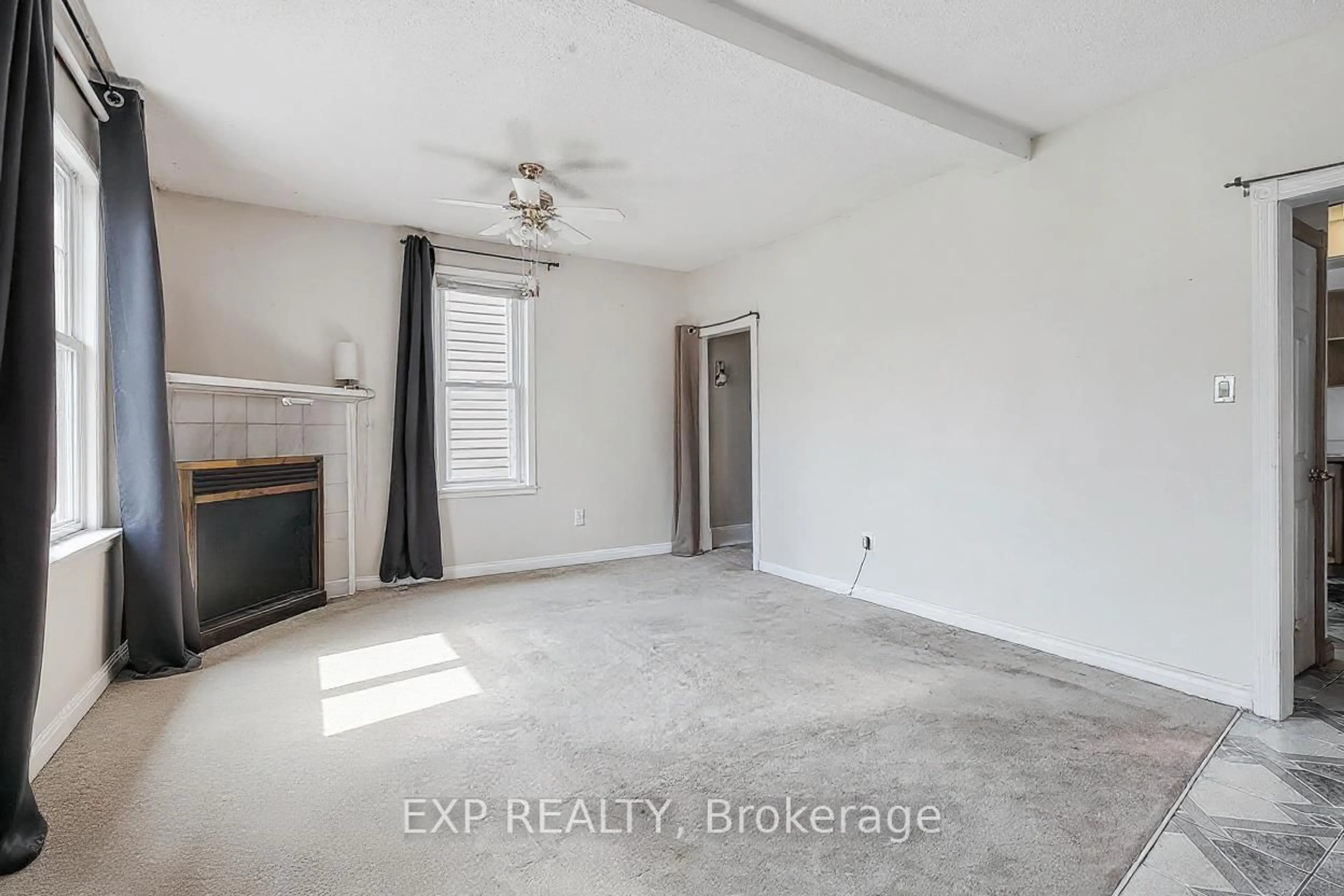 A pic of a room for 200 Lancaster St, Kitchener Ontario N2H 4V1
