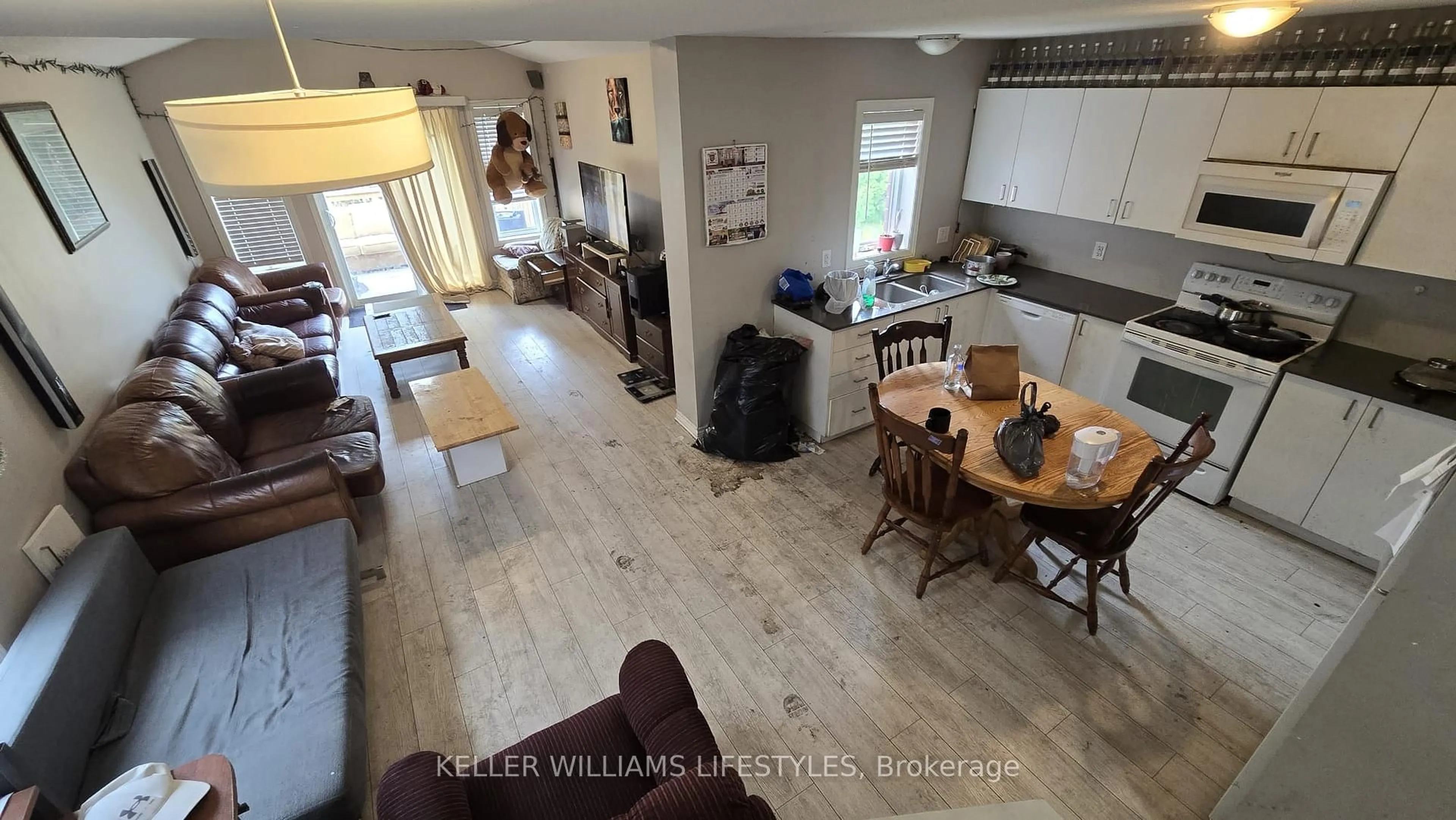Open concept kitchen, ceramic/tile floor for 1301 Michael Circ, London East Ontario N5V 0B8