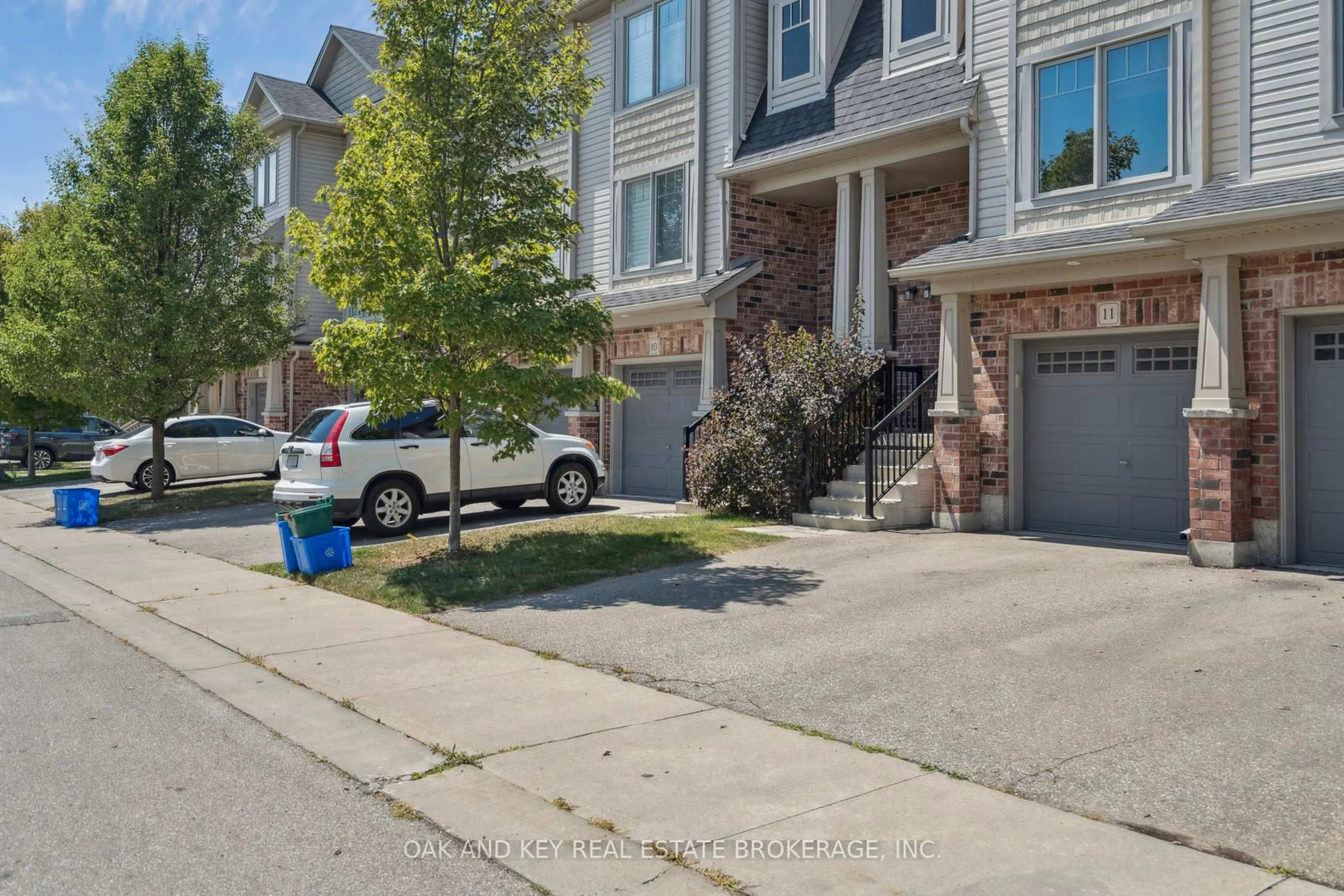 A pic from outside/outdoor area/front of a property/back of a property/a pic from drone, street for 750 Lawrence St #11, Cambridge Ontario N3H 0A9