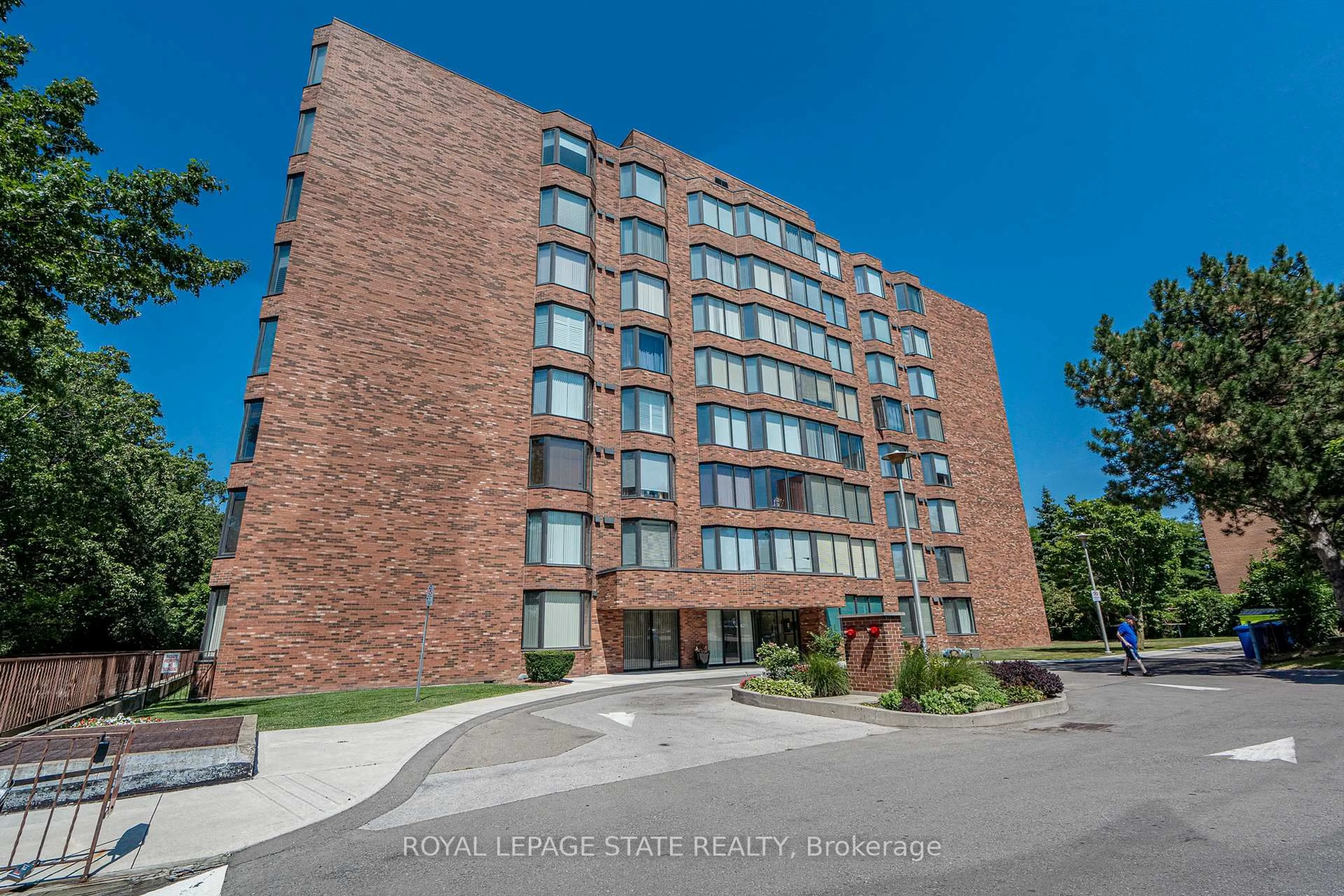Unknown for 200 Limeridge Rd #105, Hamilton Ontario L9C 7M7