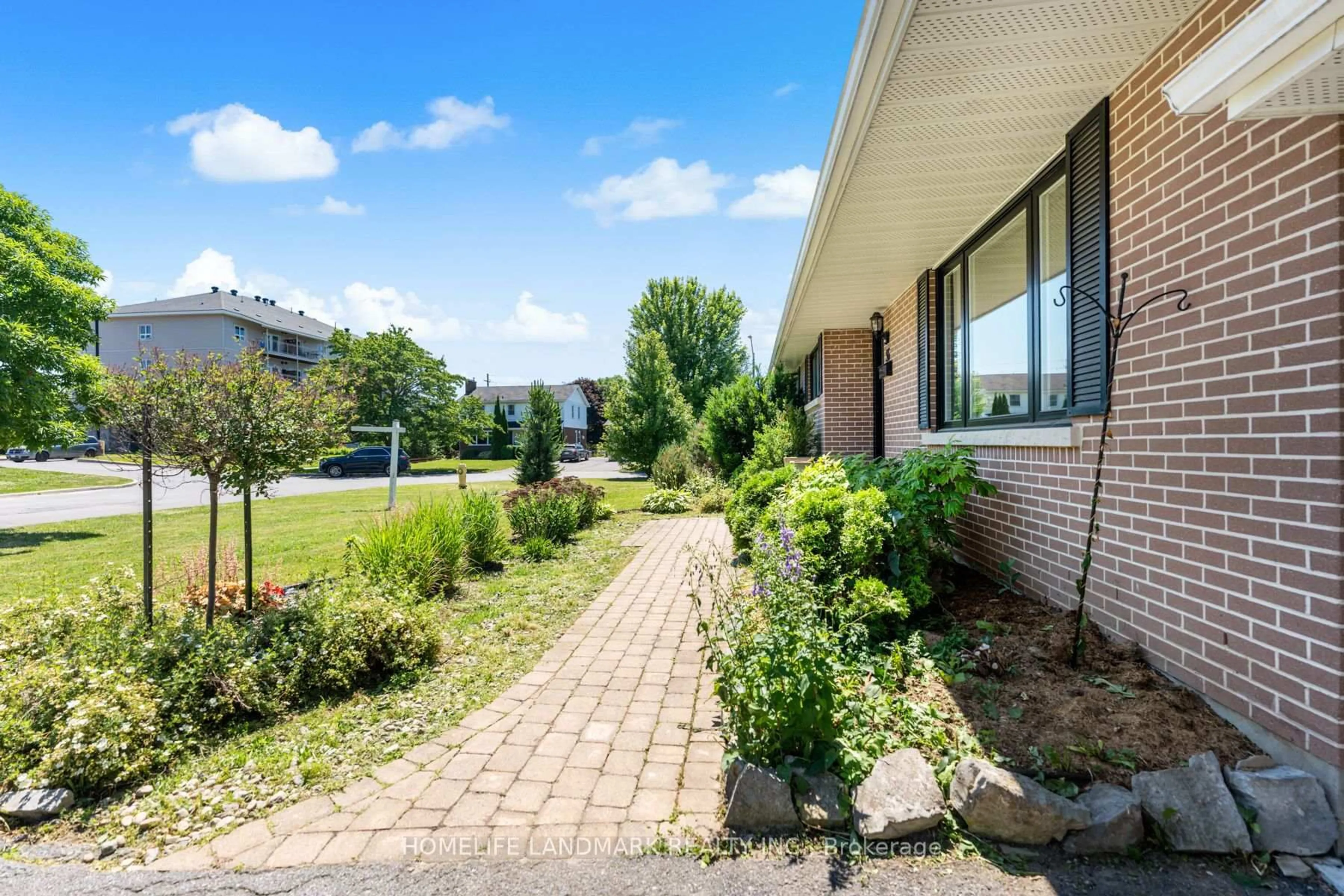 Patio, street for 55 Cliff Cres, Kingston Ontario K7M 1A9