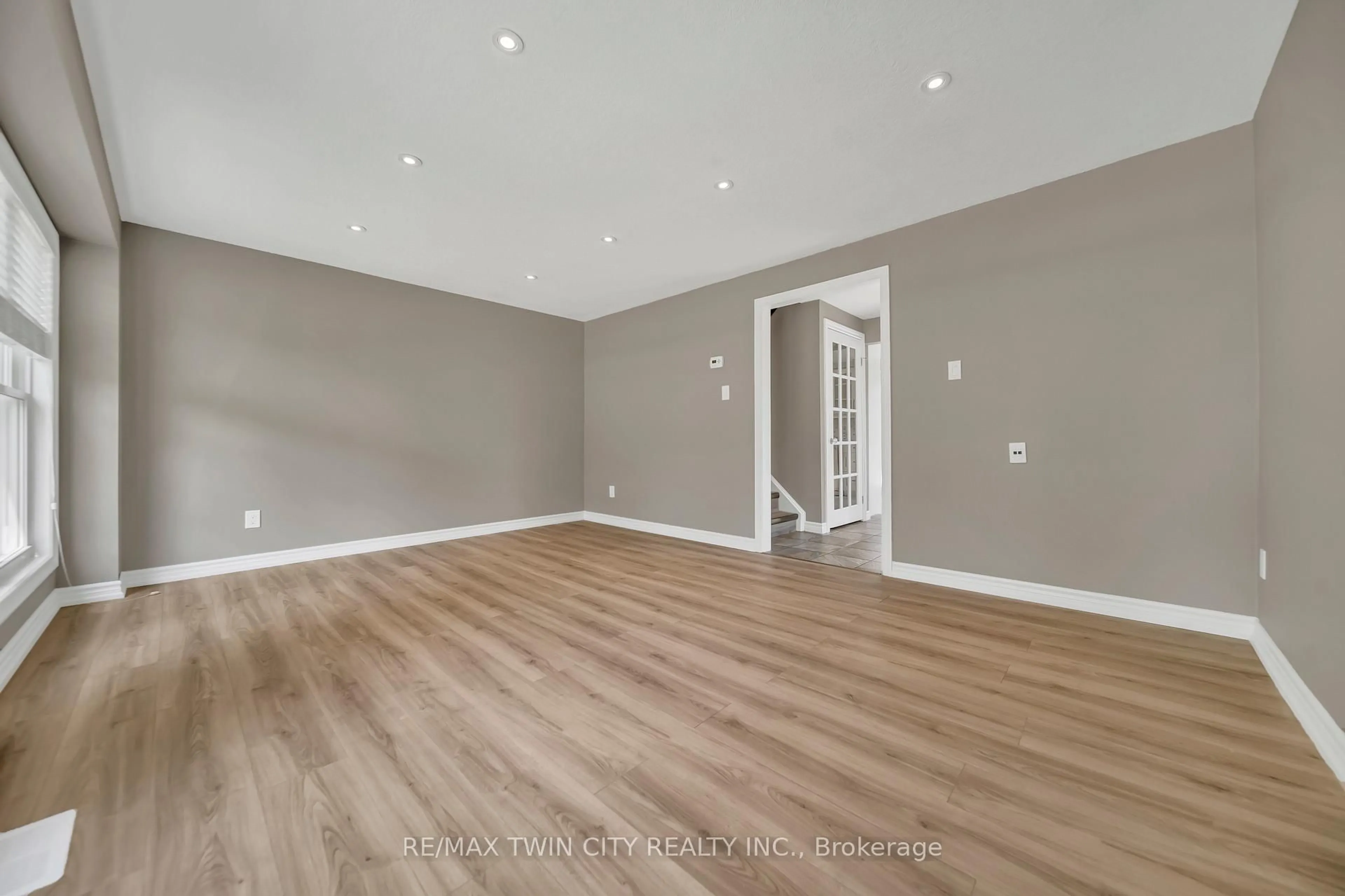 A pic of a room for 28 Uxbridge Cres, Kitchener Ontario N2E 2P8