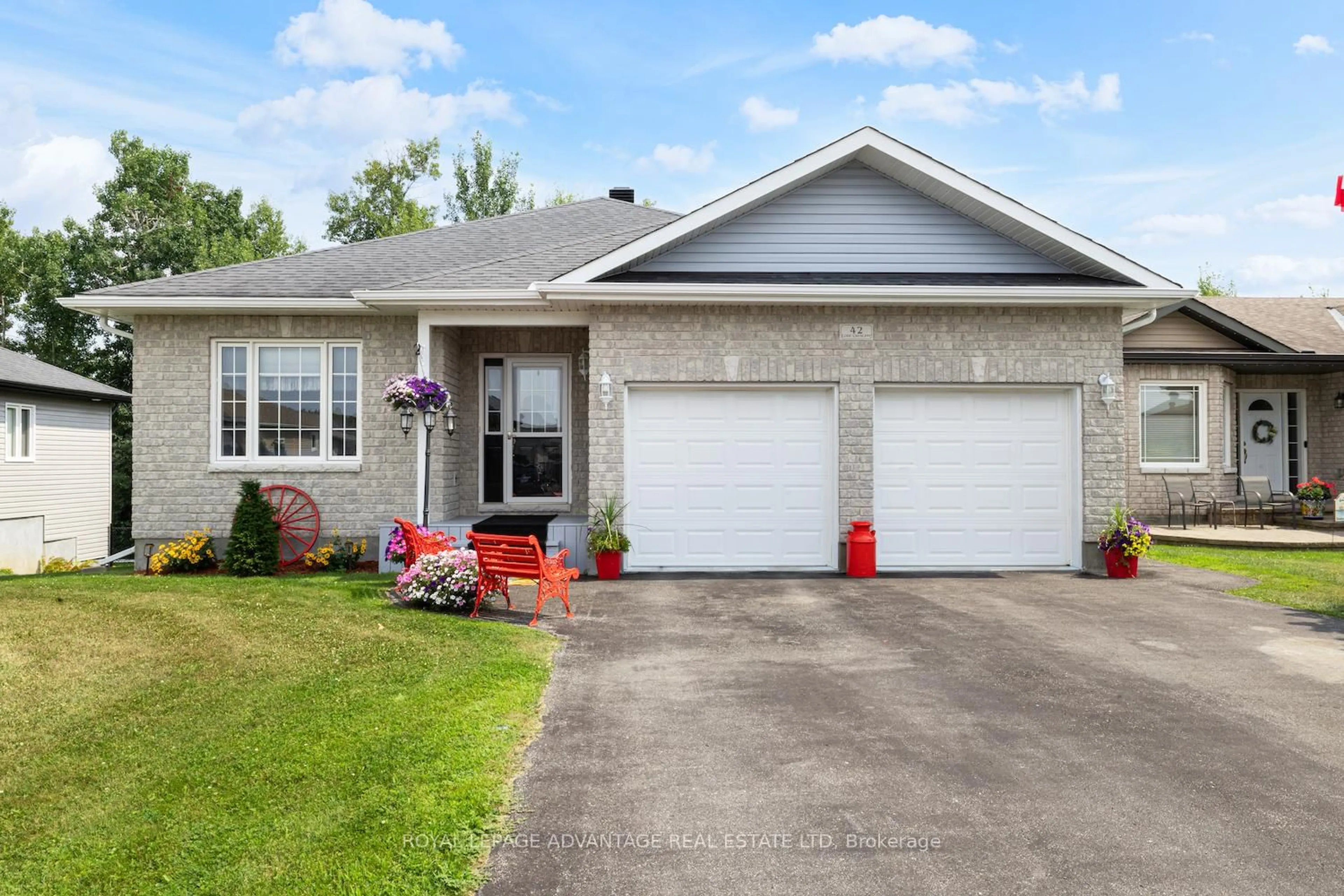 Home with vinyl exterior material, street for 42 Code Cres, Smiths Falls Ontario K7A 0A9