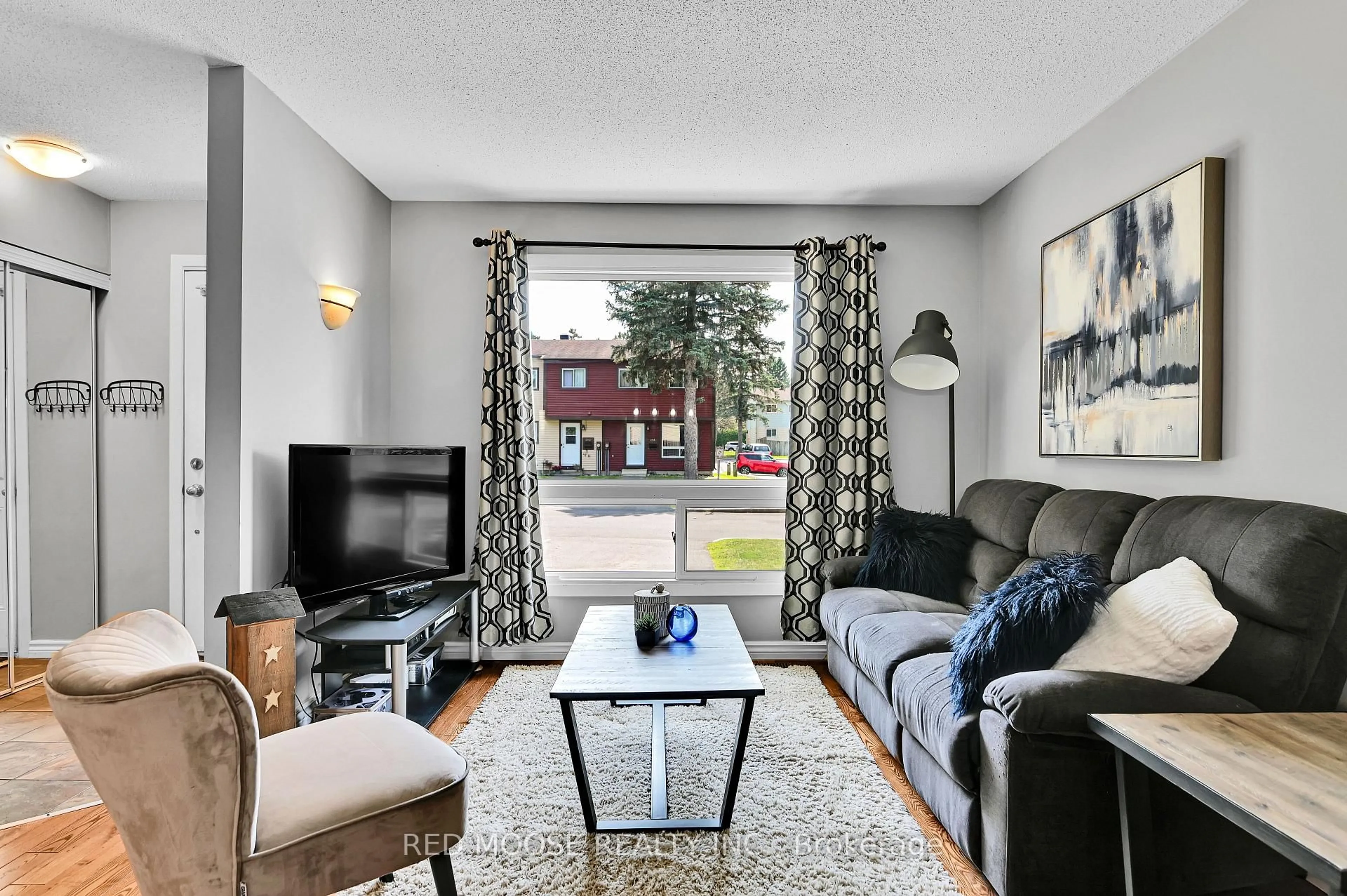 Living room with furniture, unknown for 257 Teal Cres, Orleans Ontario K1E 2C3