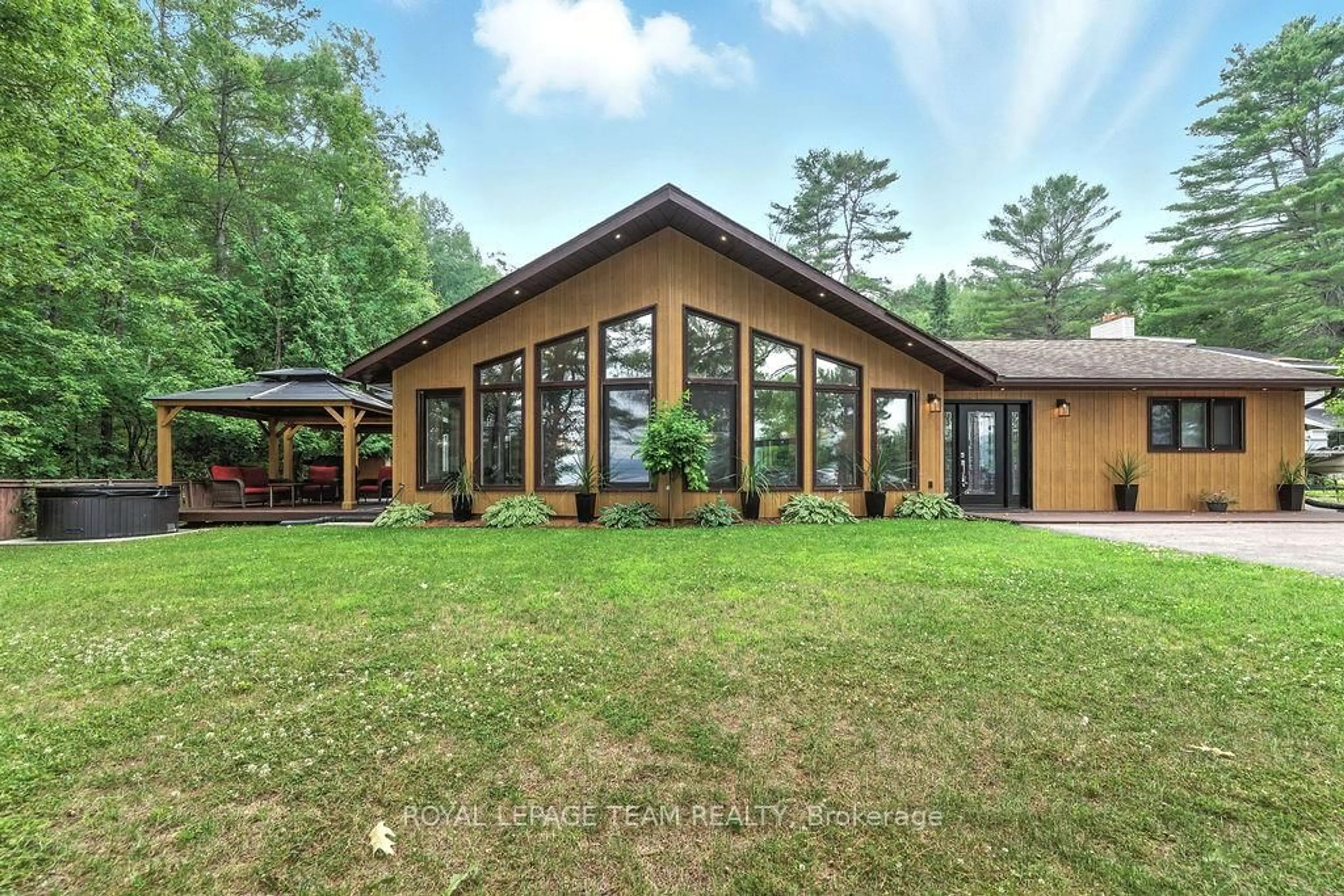 Home with brick exterior material, unknown for 366 Burkes Rd, Deep River Ontario K0J 1P0